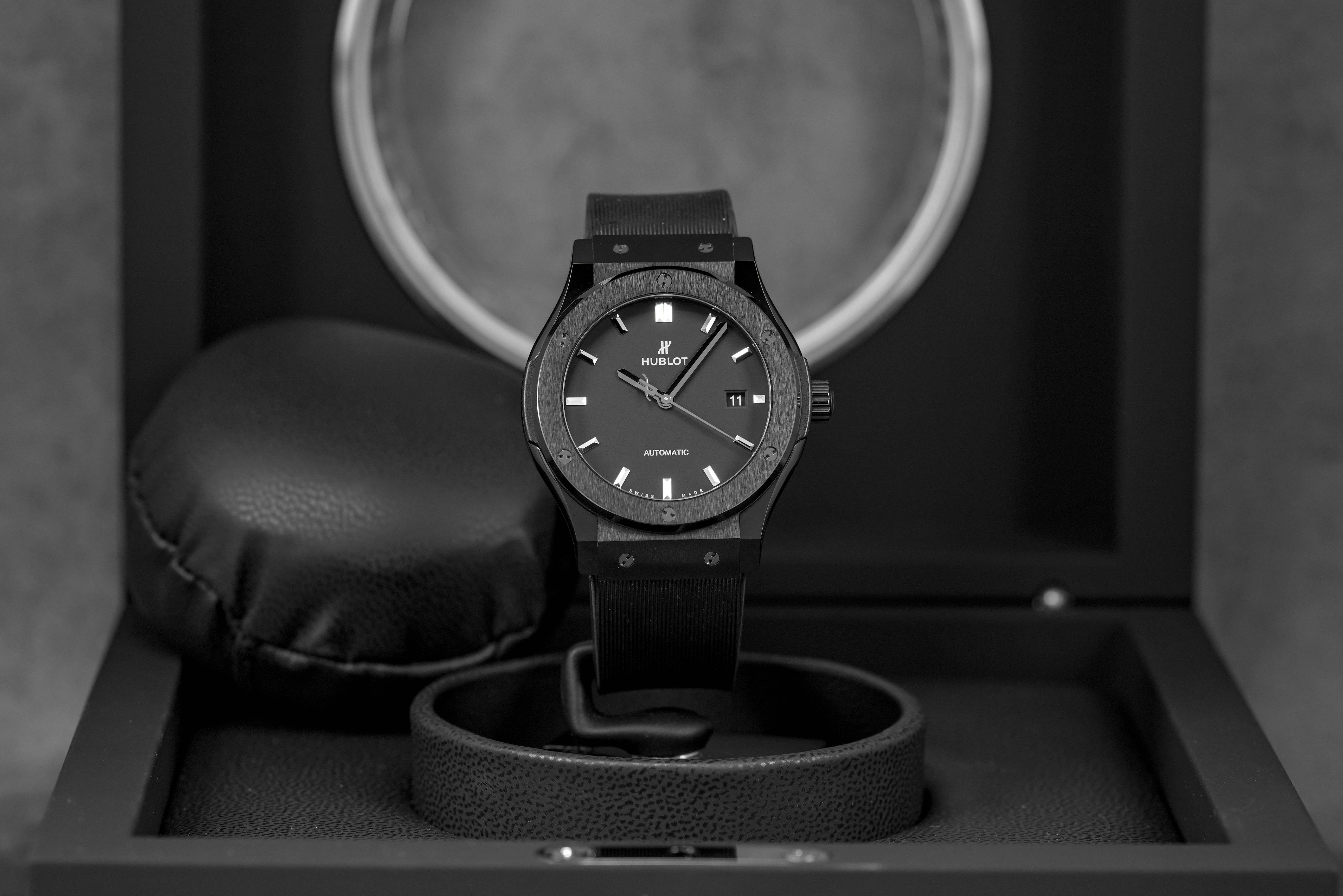 Harga Hublot Classic Fusion 42 Black