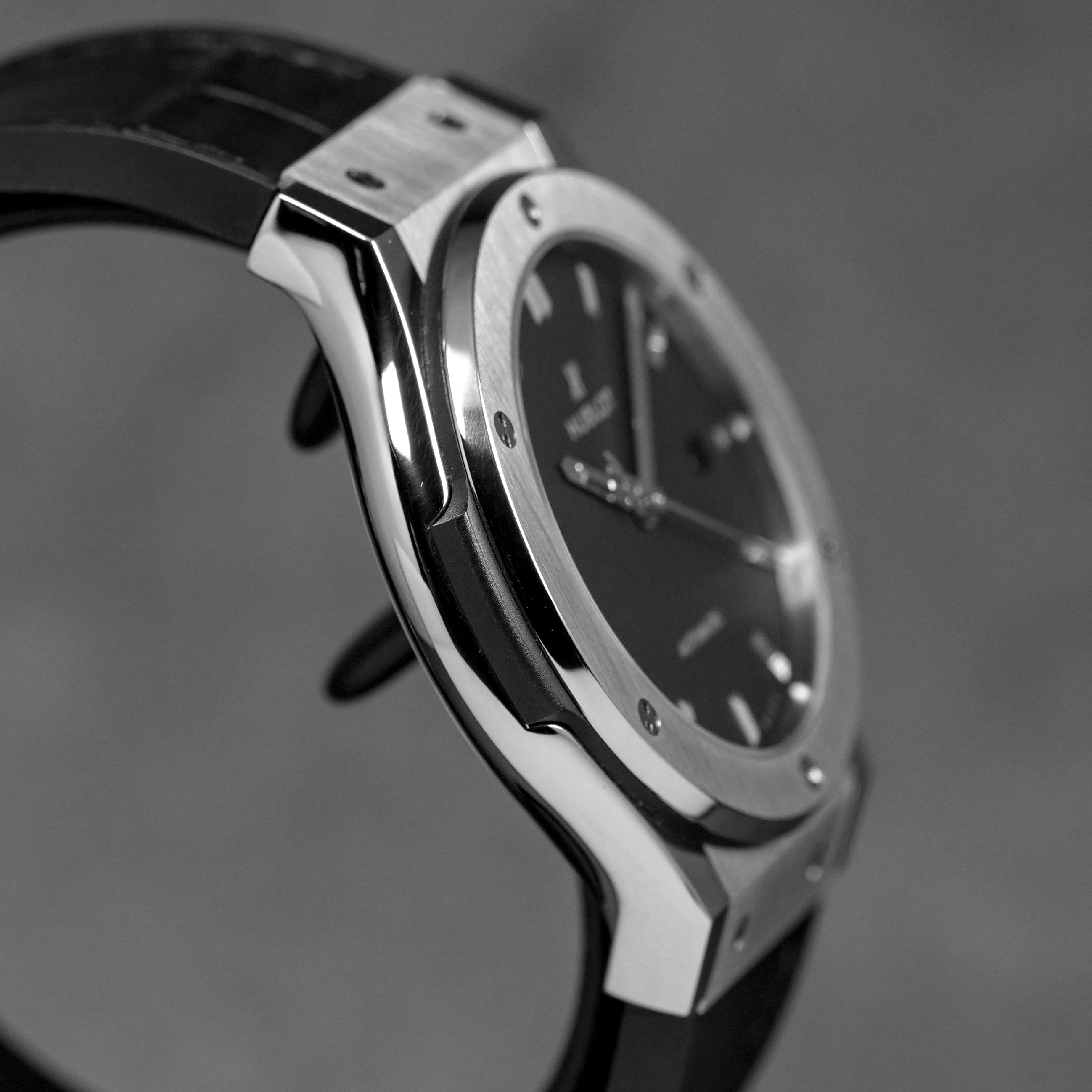 Harga Hublot Classic Fusion 42 Titanium Black