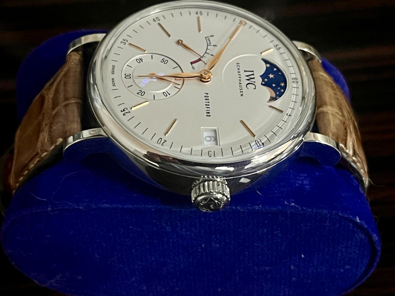 PORTOFINO HAND-WOUND 8 DAYS MOONPHASE STEEL SILVER DIAL (2018)