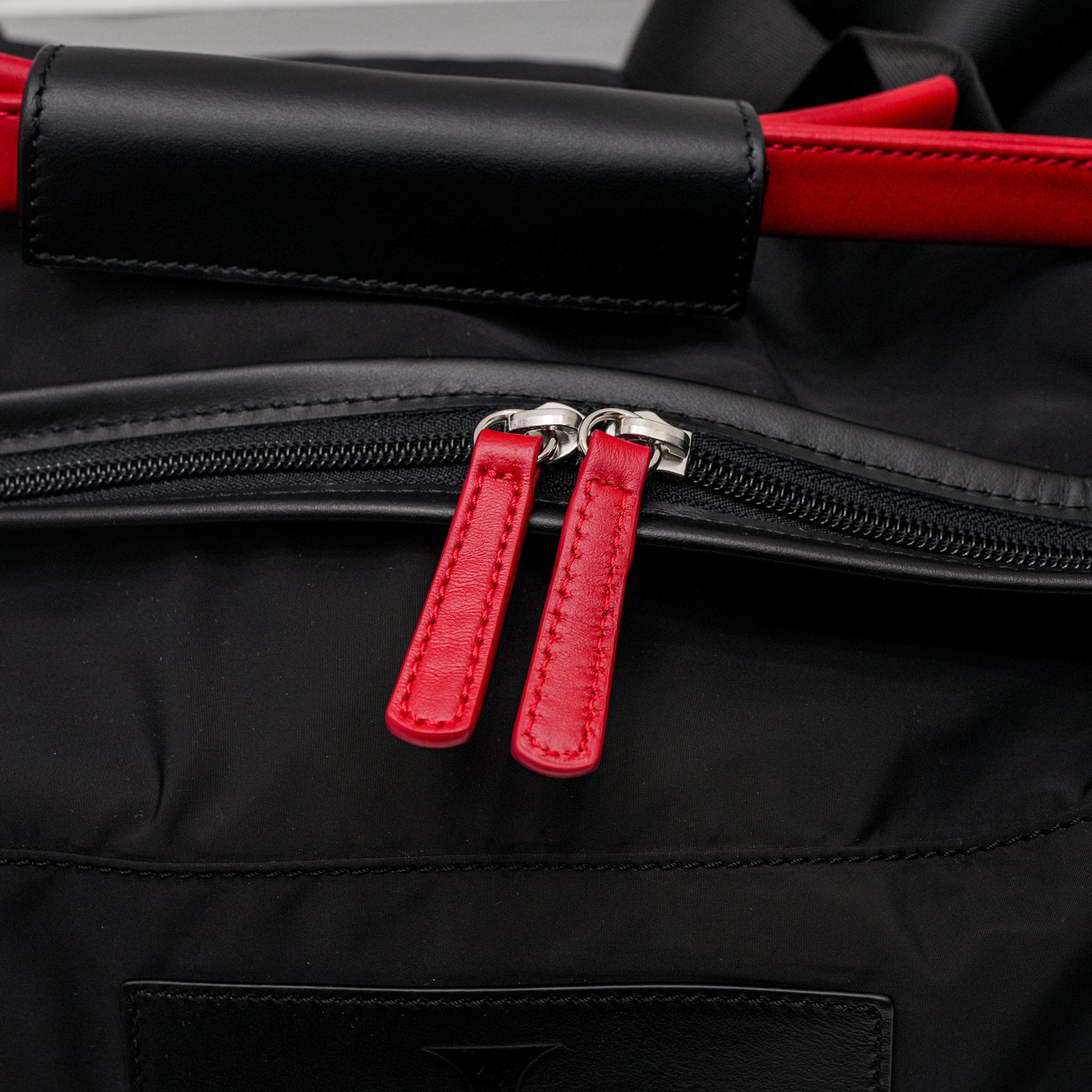 SPORT DUFFLE BAG