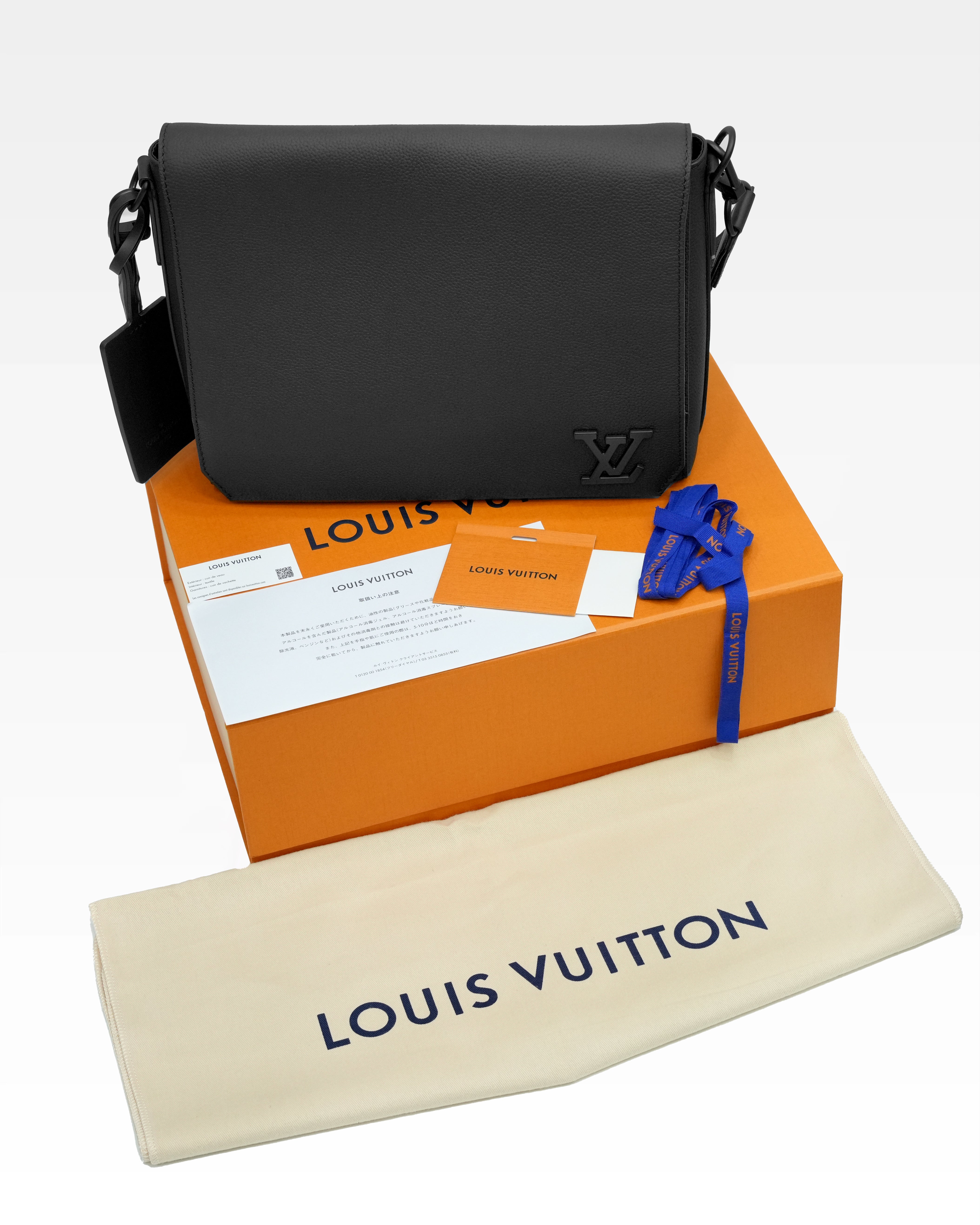 希少　LOUIS VUITTON ビジューサックフラッグス MP2485国旗 LOUIS VUITTON LV x YK Monogram Painted Dots Pochette Metis