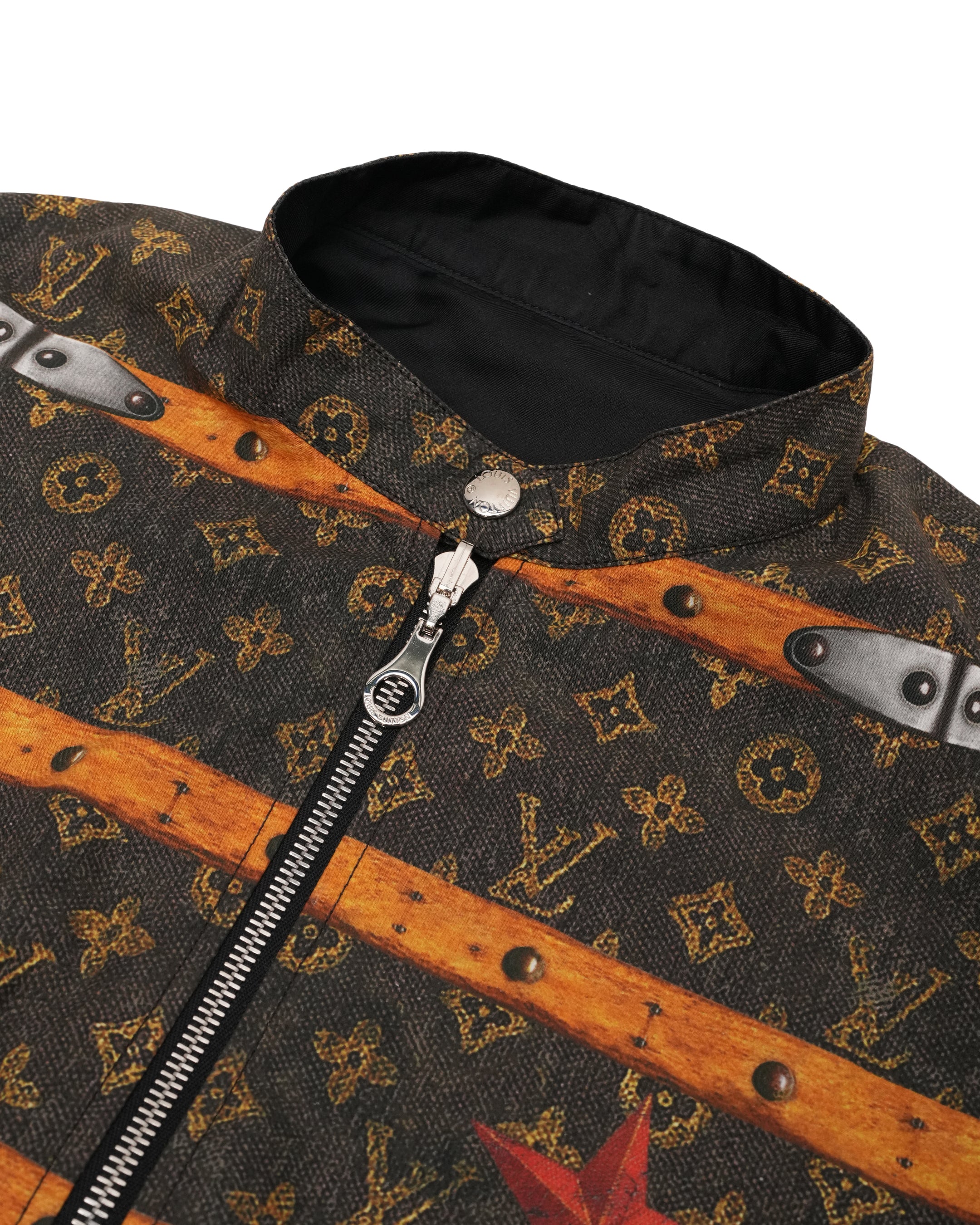 LV Turnk Zip-Up Monogram Reversible