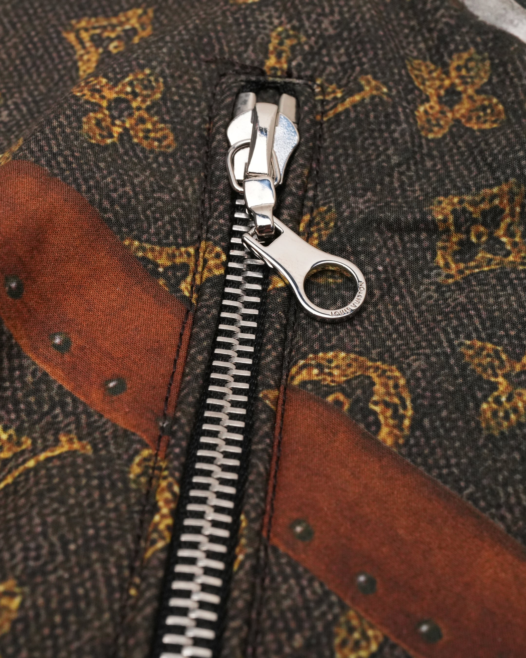 LV Turnk Zip-Up Monogram Reversible