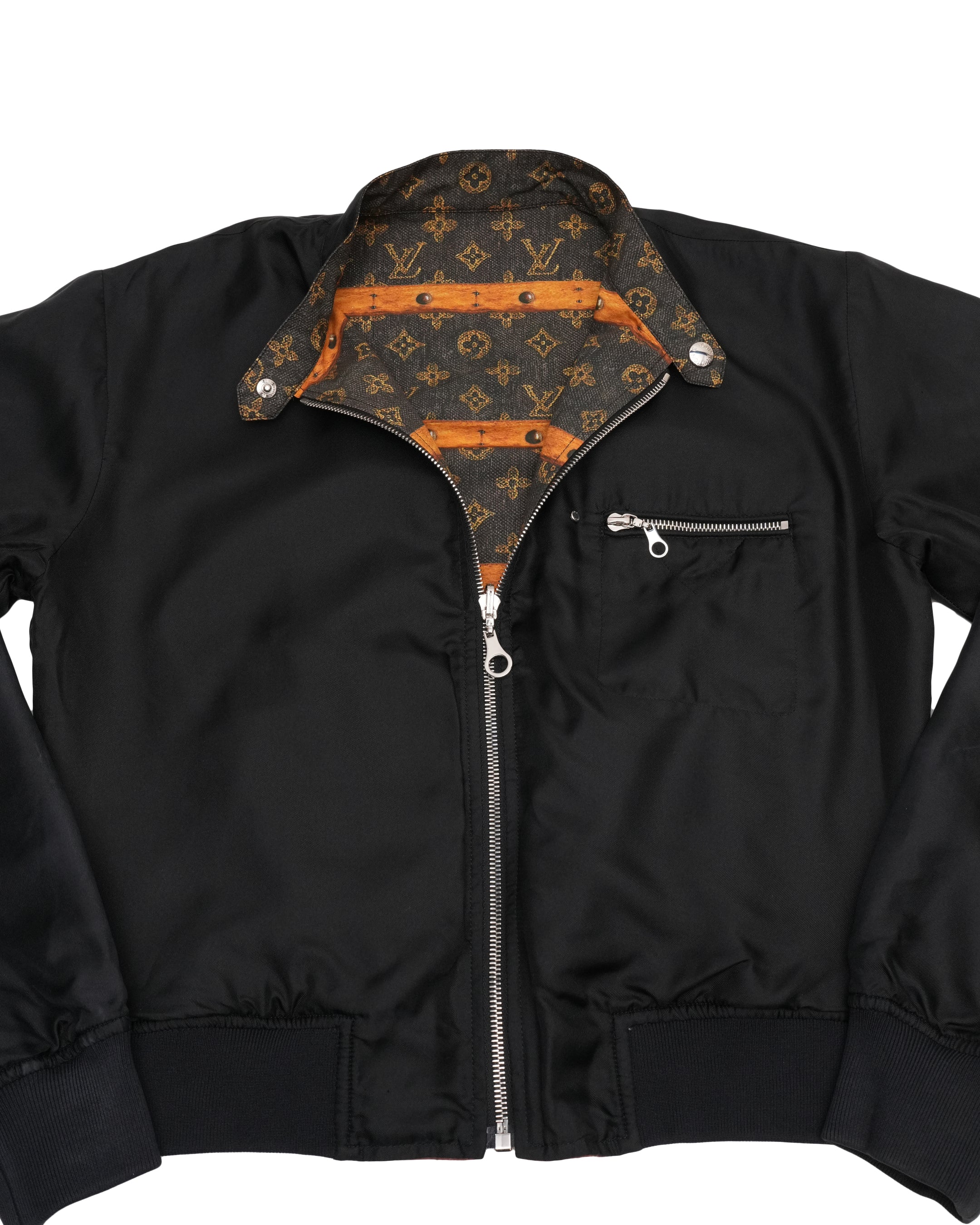 LV Turnk Zip-Up Monogram Reversible