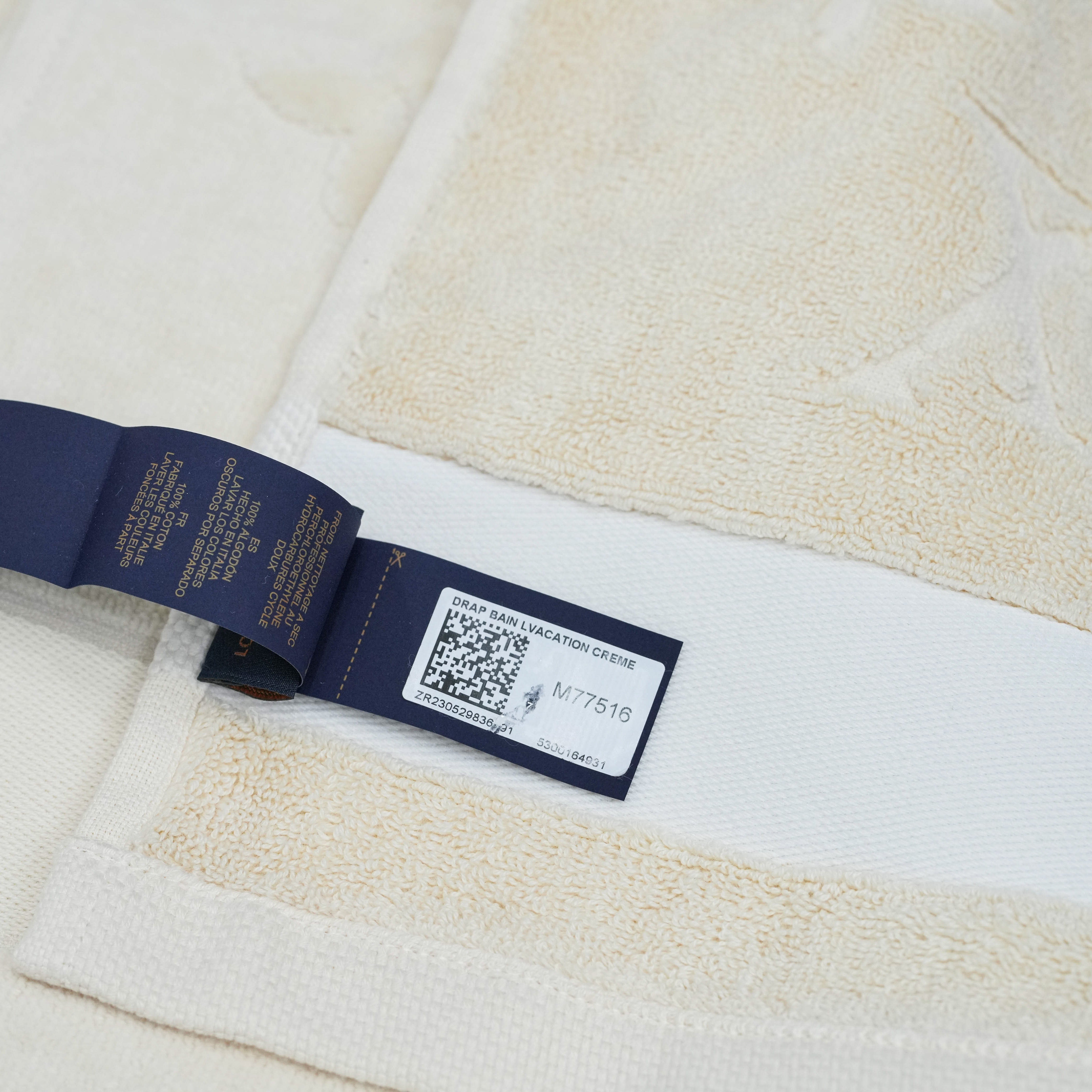 VACATION BEACH BATH TOWEL