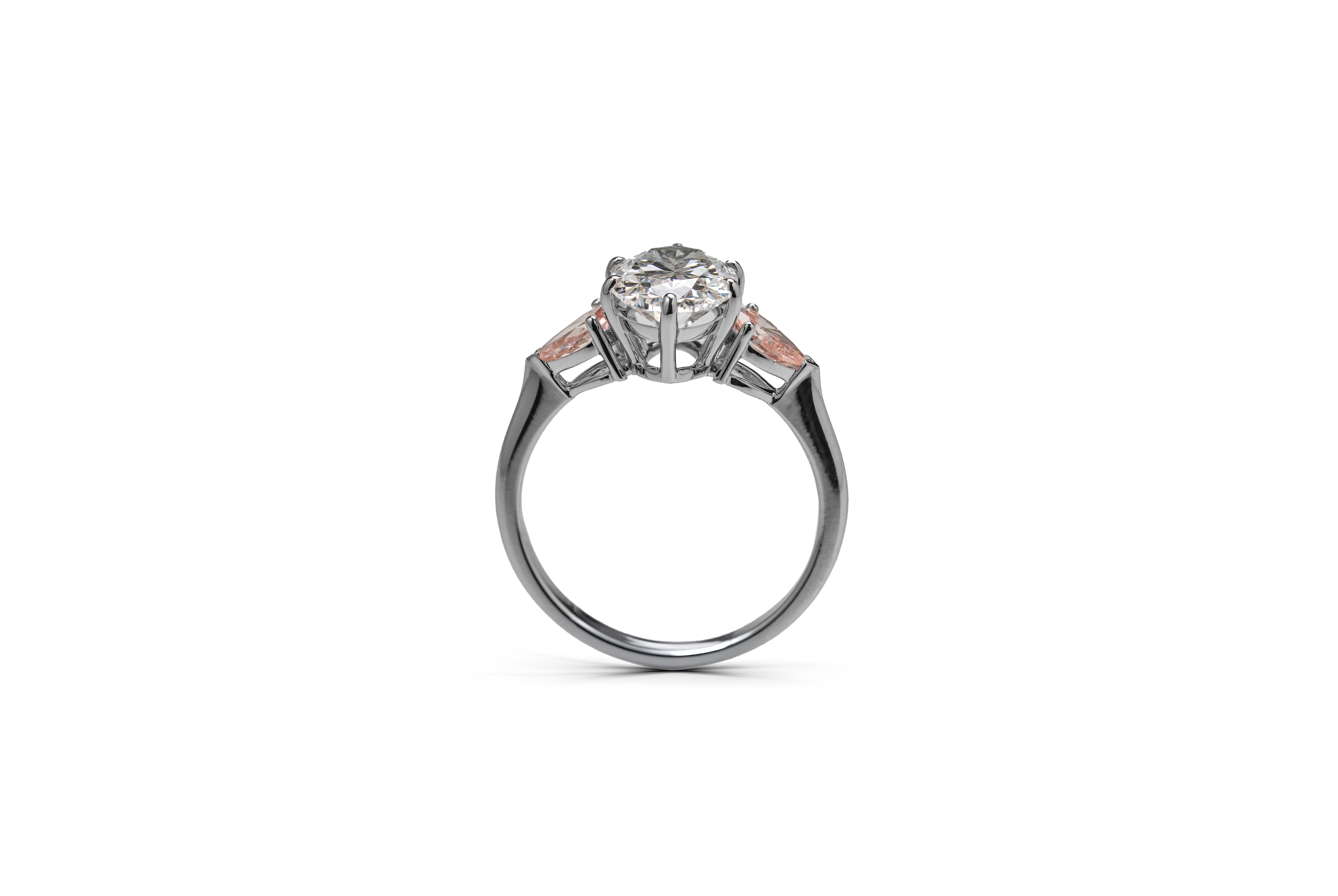 Harga Lab Grown Diamond Oval Three Stone Ring Whitegold
