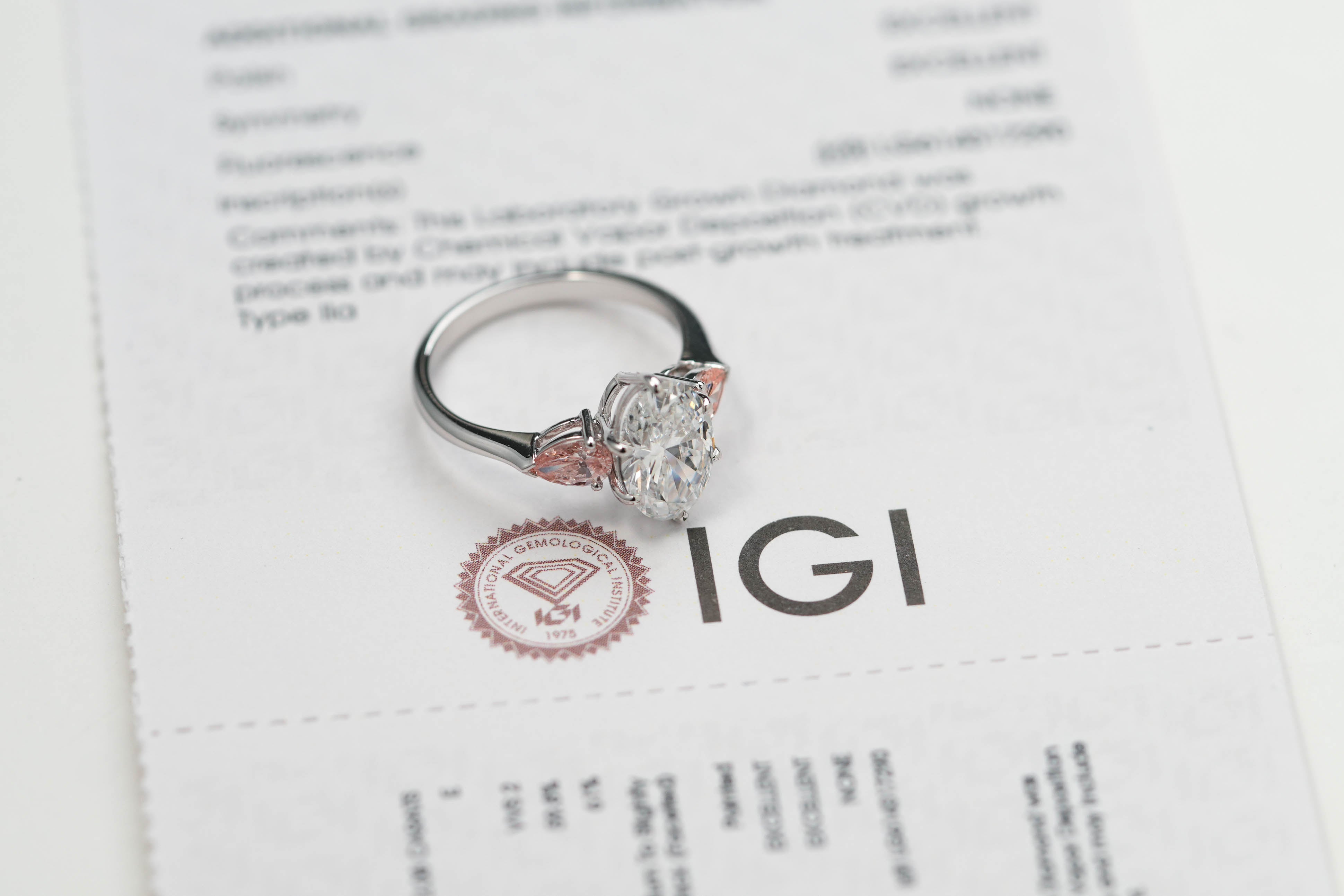 Harga Lab Grown Diamond Oval Three Stone Ring Whitegold