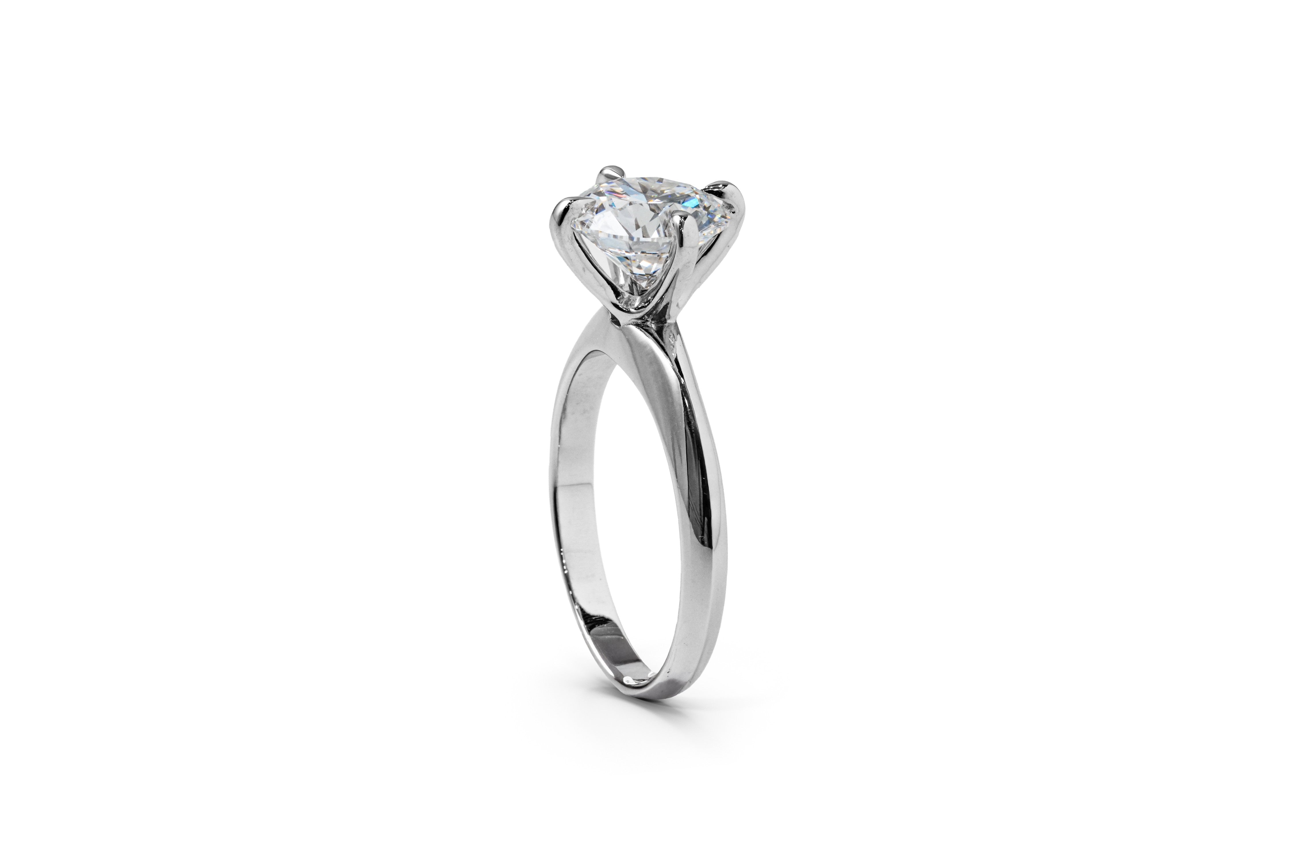 TIFFANY-STYLE WHITEGOLD RING 2CT ROUND CUT LAB DIAMOND