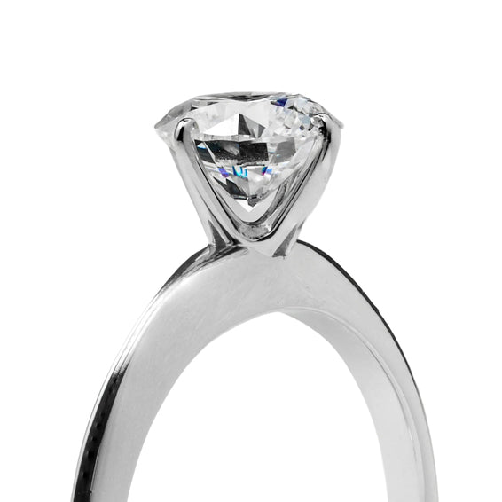 TIFFANY-STYLE WHITEGOLD RING 1CT ROUND CUT LAB DIAMOND