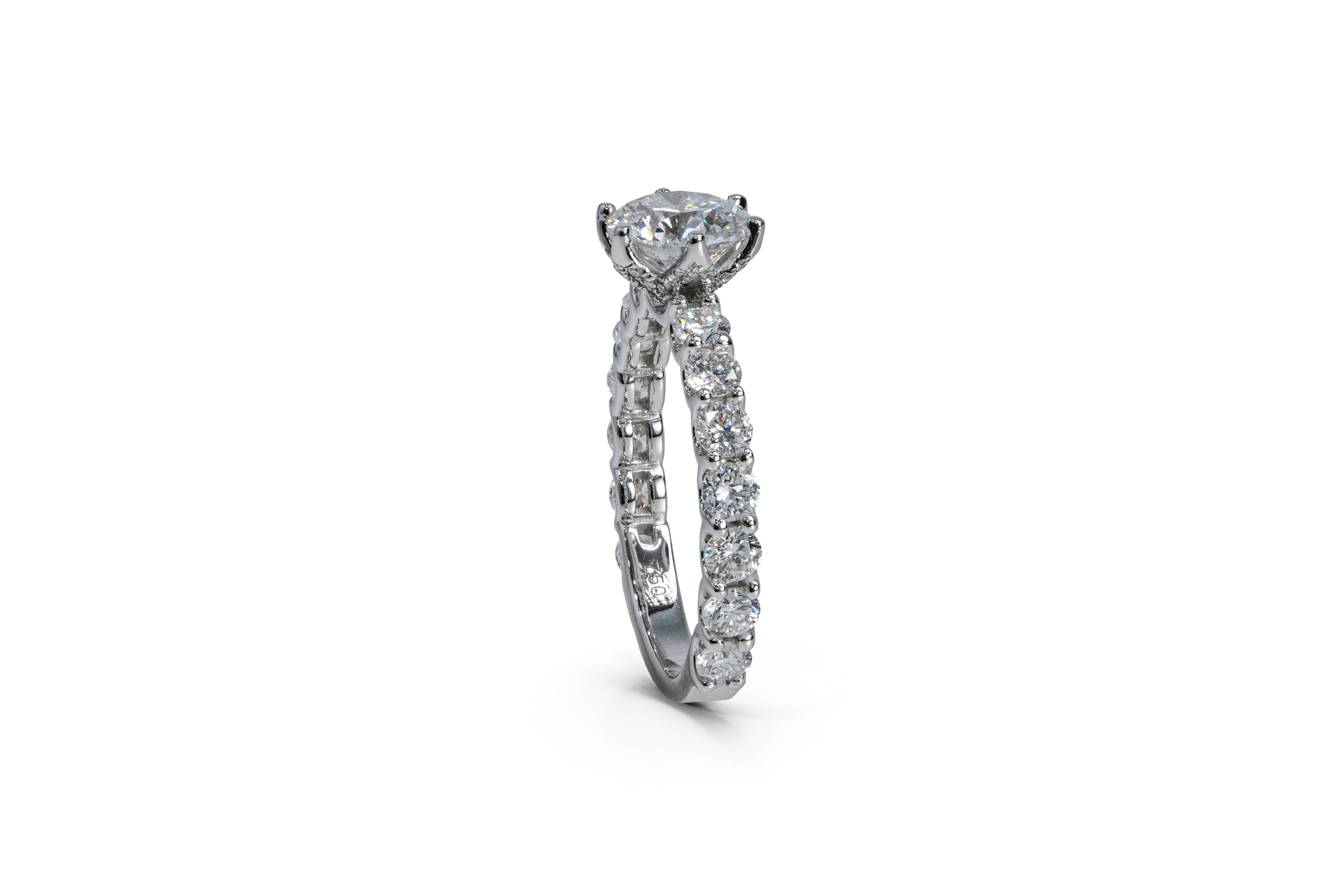 IRIS WHITEGOLD RING 1CT ROUND CUT LAB DIAMOND