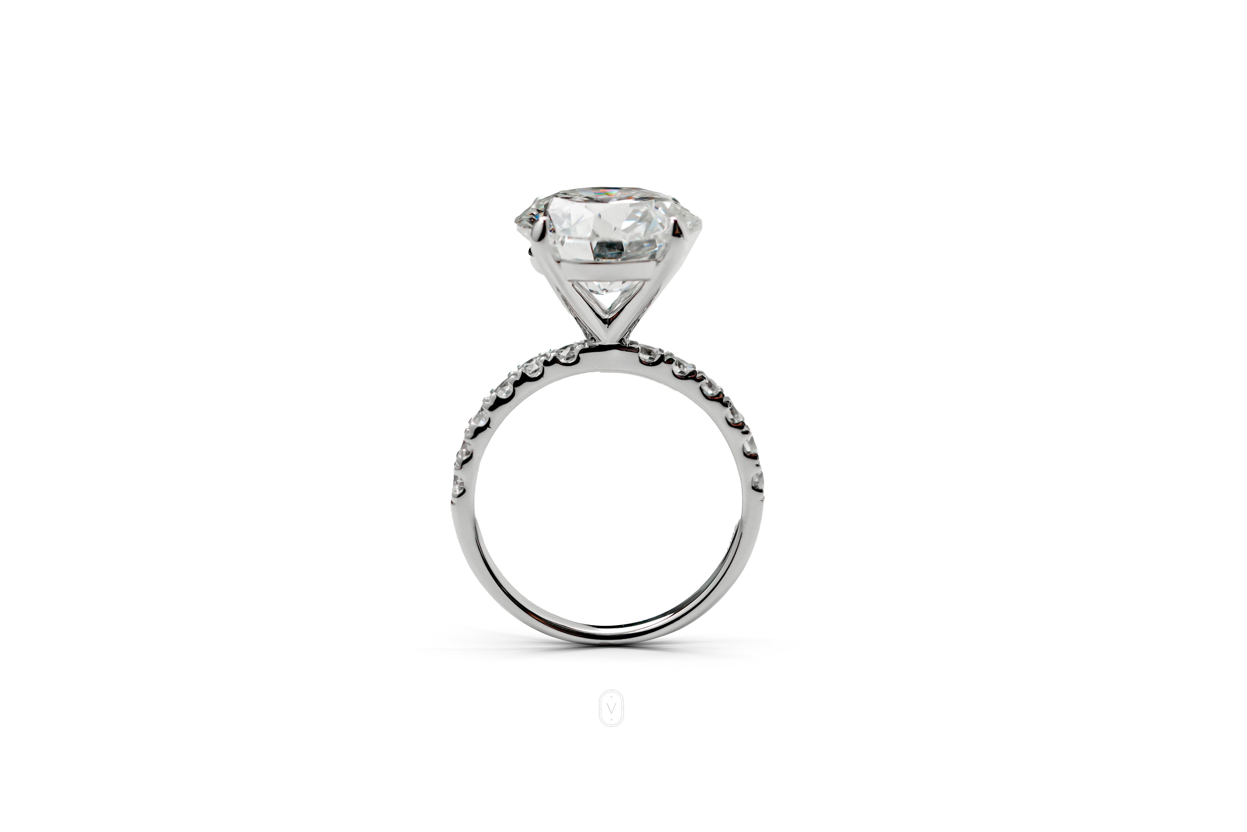 IRIS WHITEGOLD RING 6CT ROUND CUT LAB DIAMOND