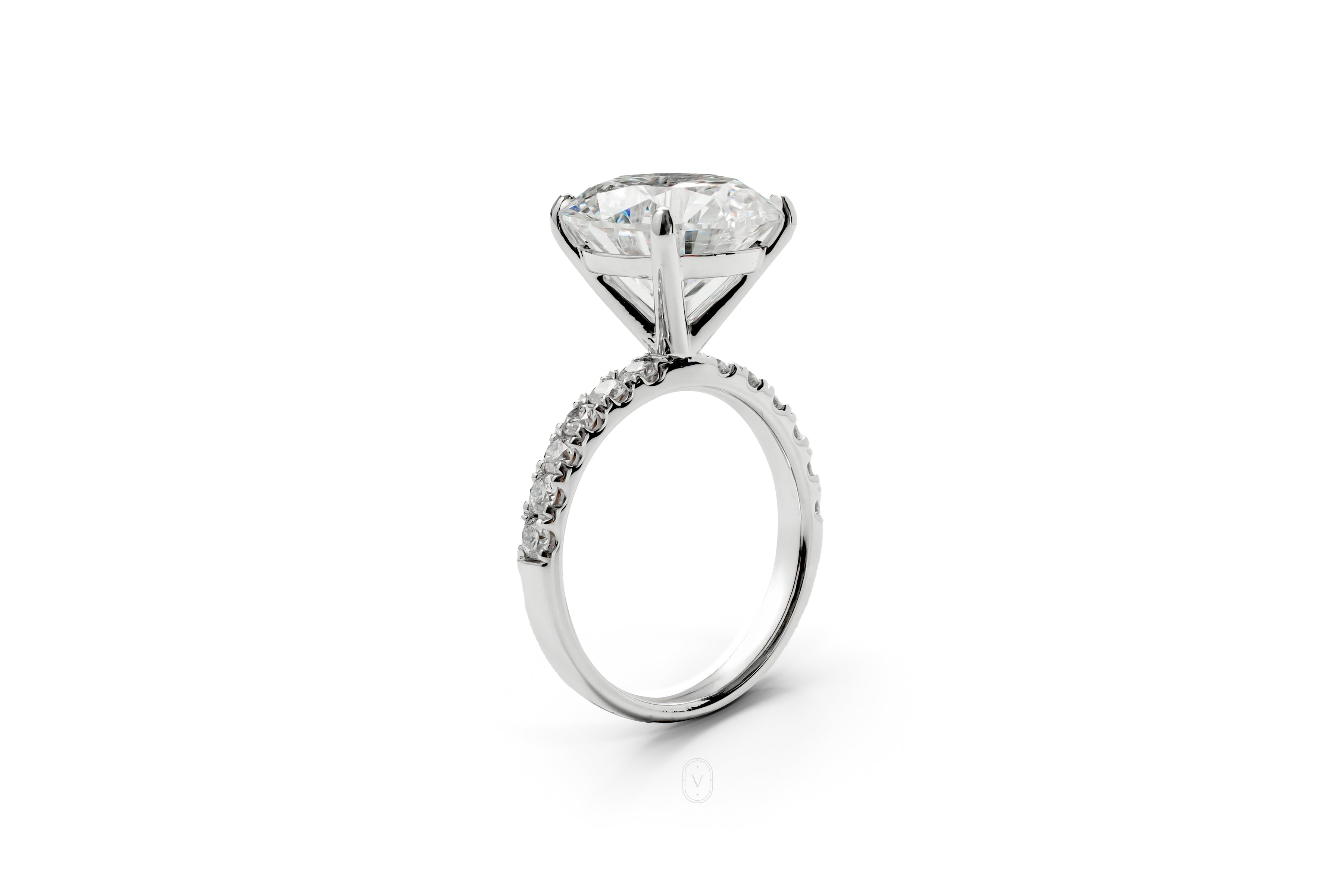 IRIS WHITEGOLD RING 6CT ROUND CUT LAB DIAMOND