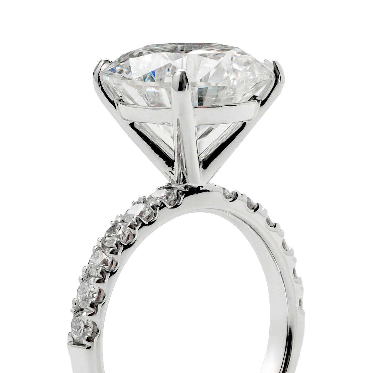 IRIS WHITEGOLD RING 6CT ROUND CUT LAB DIAMOND