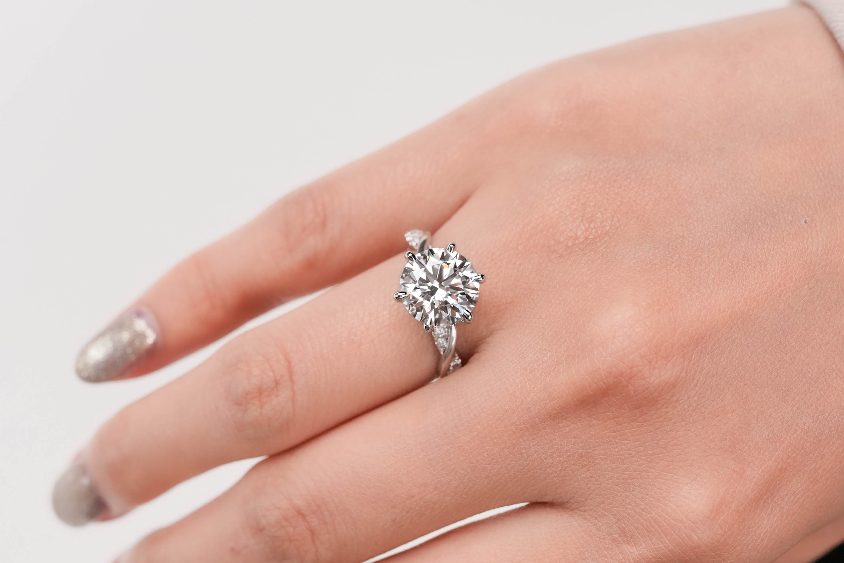 Lab Grown Diamond Split Shank Ring Round