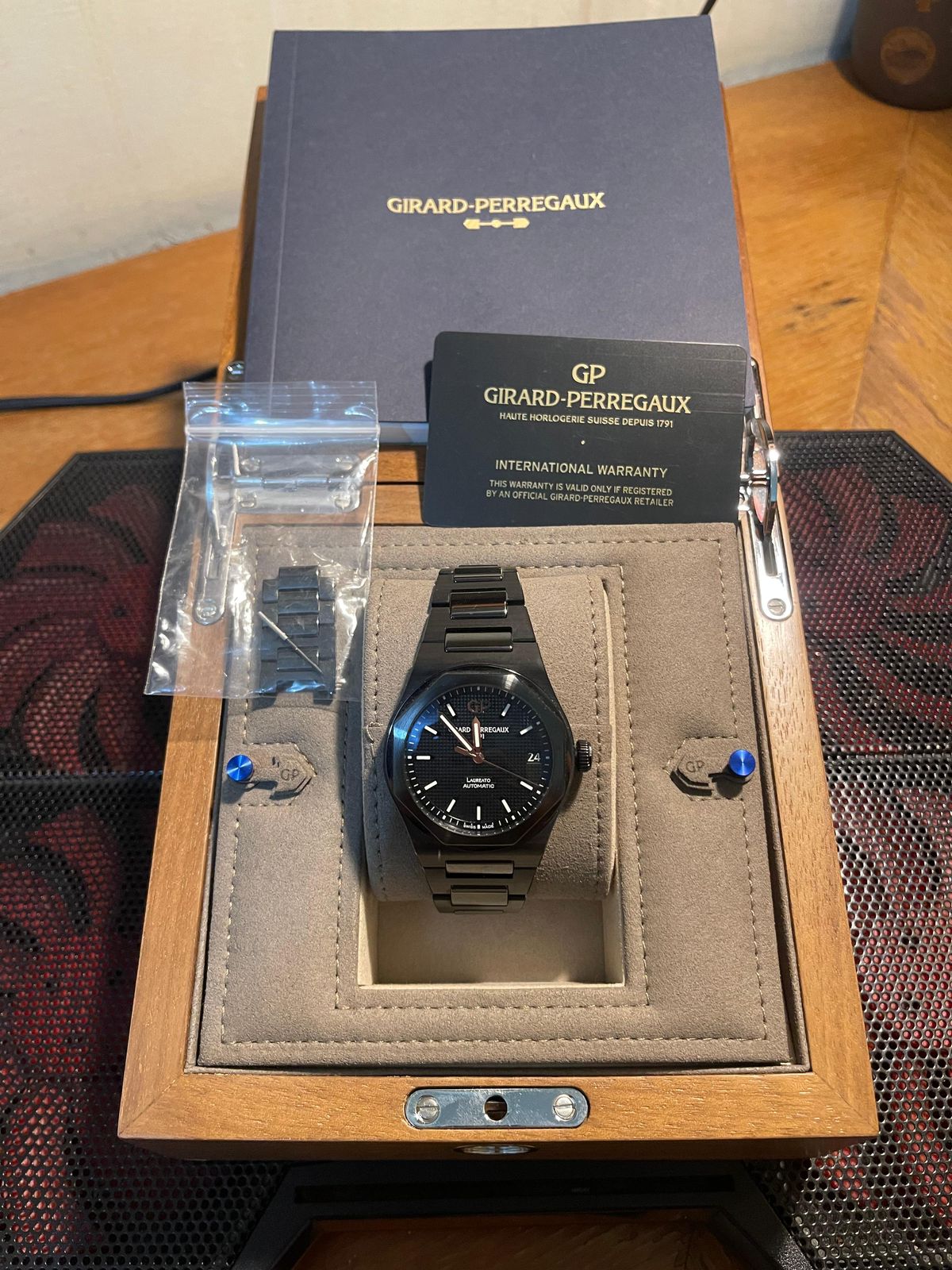 LAUREATO BLACK CERAMIC (2021)