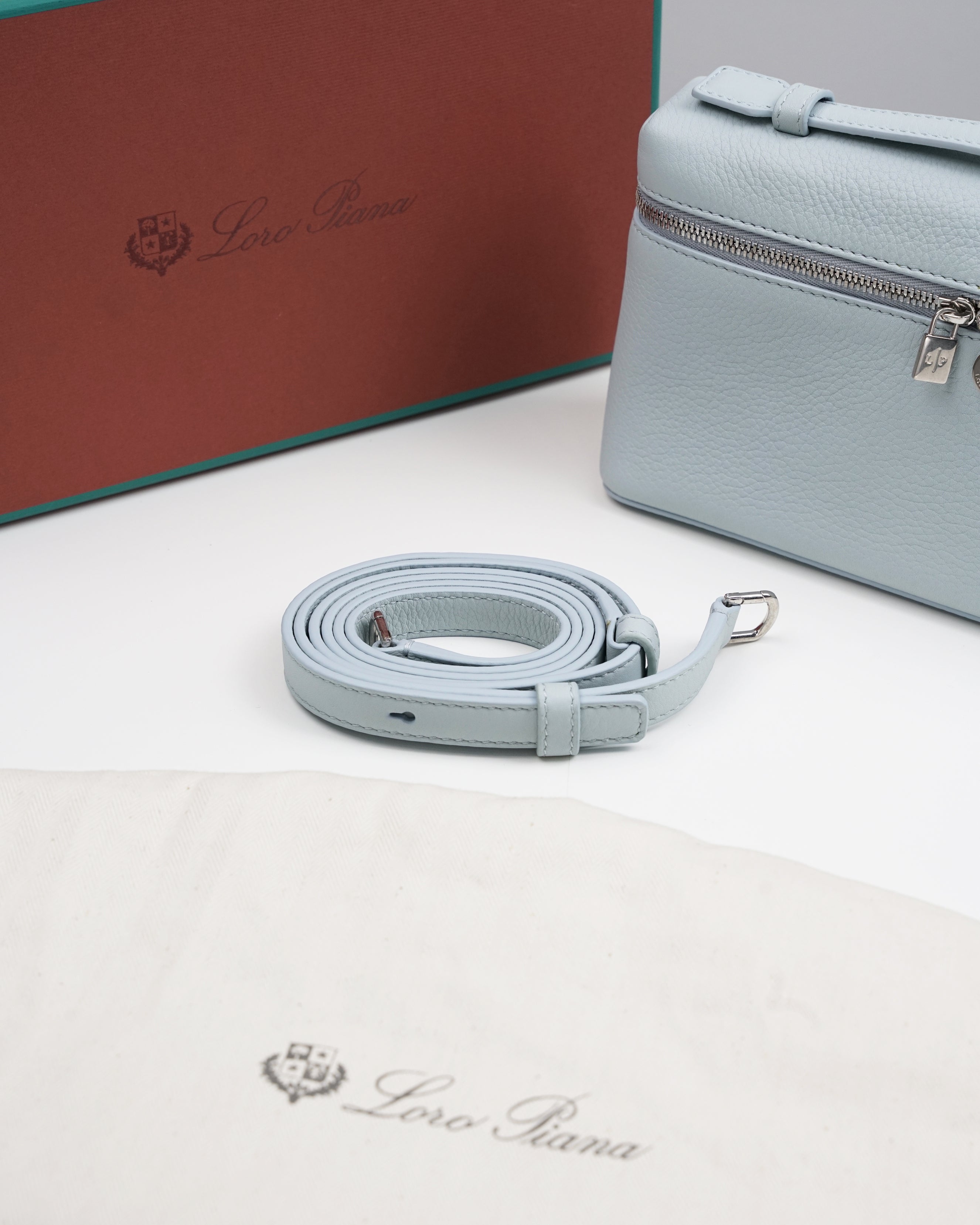 LORO PIANA EXTRA POCKET L19 HAMMERED CALFSKIN MINTY BREEZE - IDWX