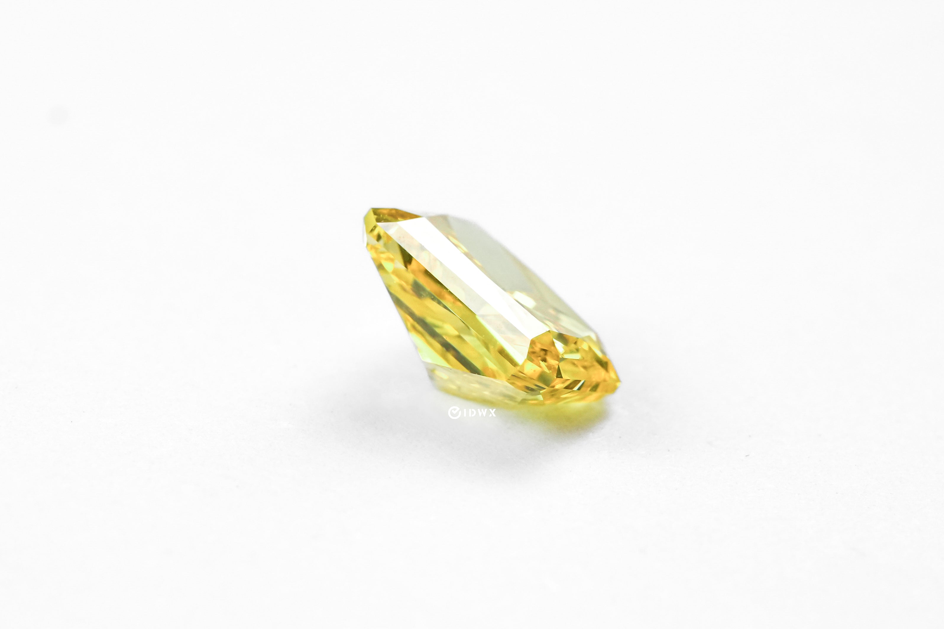 LAB GROWN DIAMOND BY IGI - RS 1.11CT / F.V.YELLOW-VS1