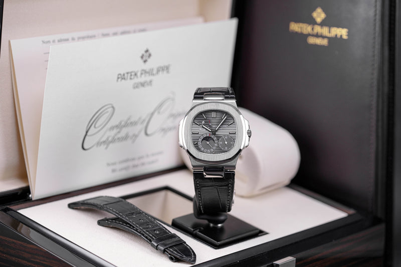 PATEK PHILIPPE NAUTILUS 5712G MOONPHASE WHITEGOLD GREY DIAL 2014