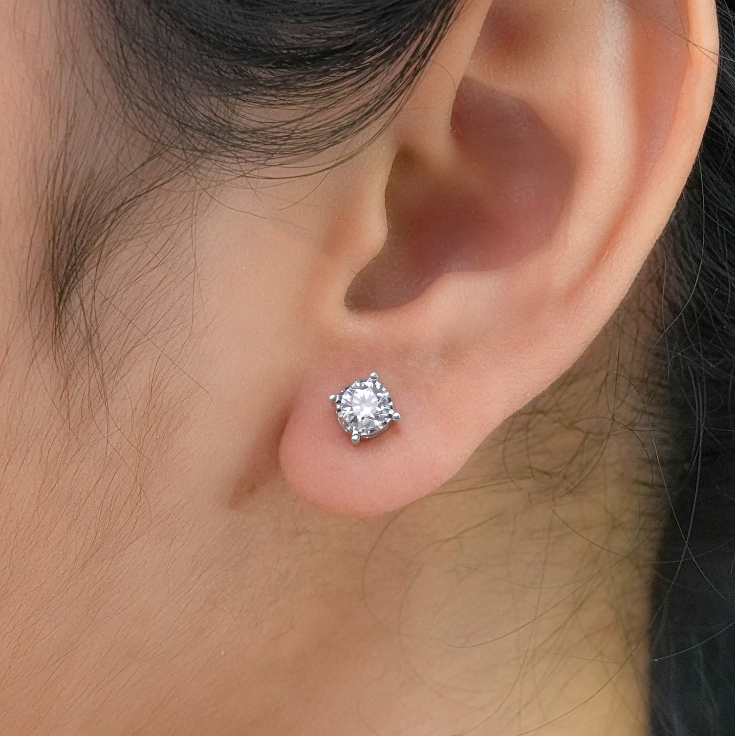 Round Stud Earring