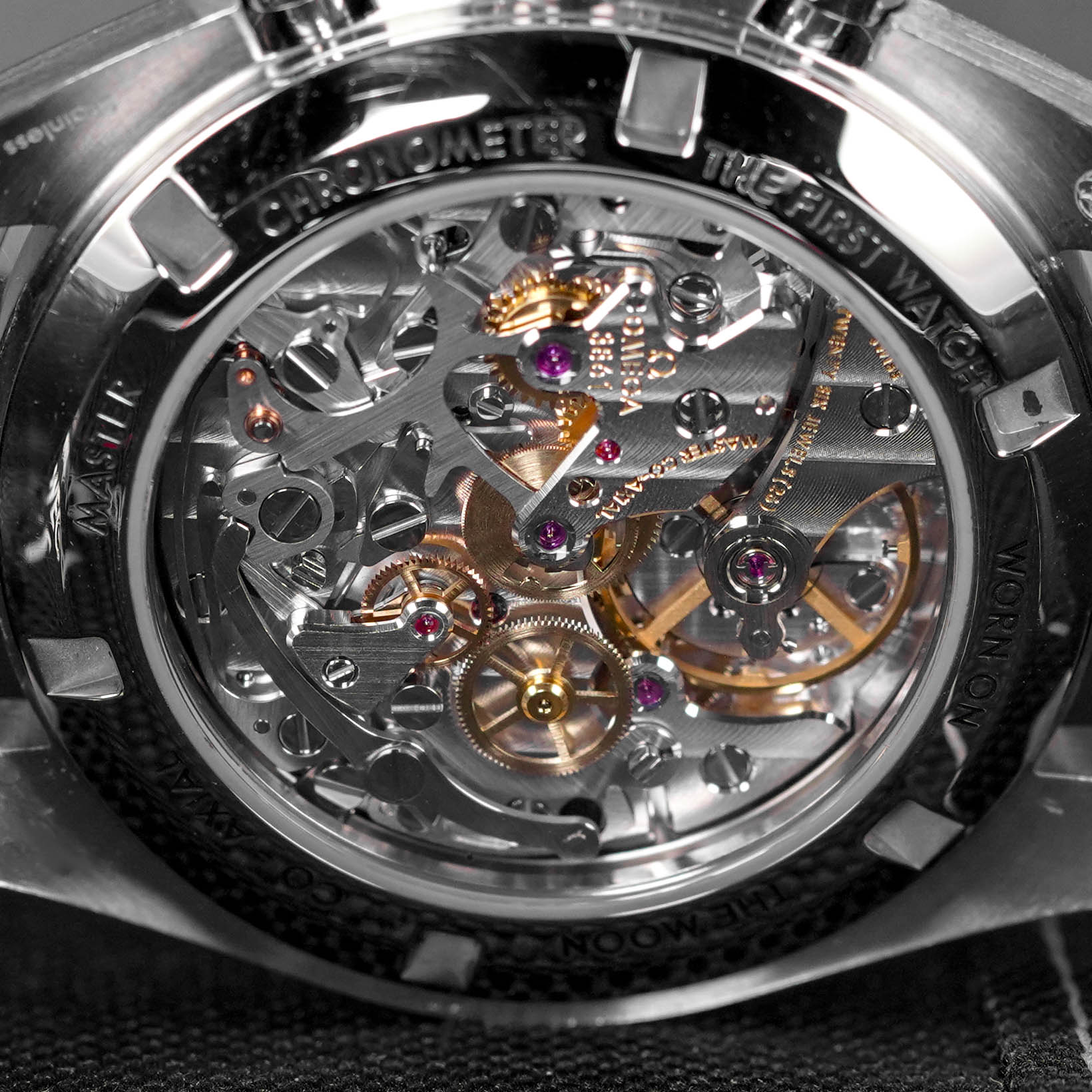 SPEEDMASTER MOONWATCH SAPPHIRE LEATHER STRAP (2021)