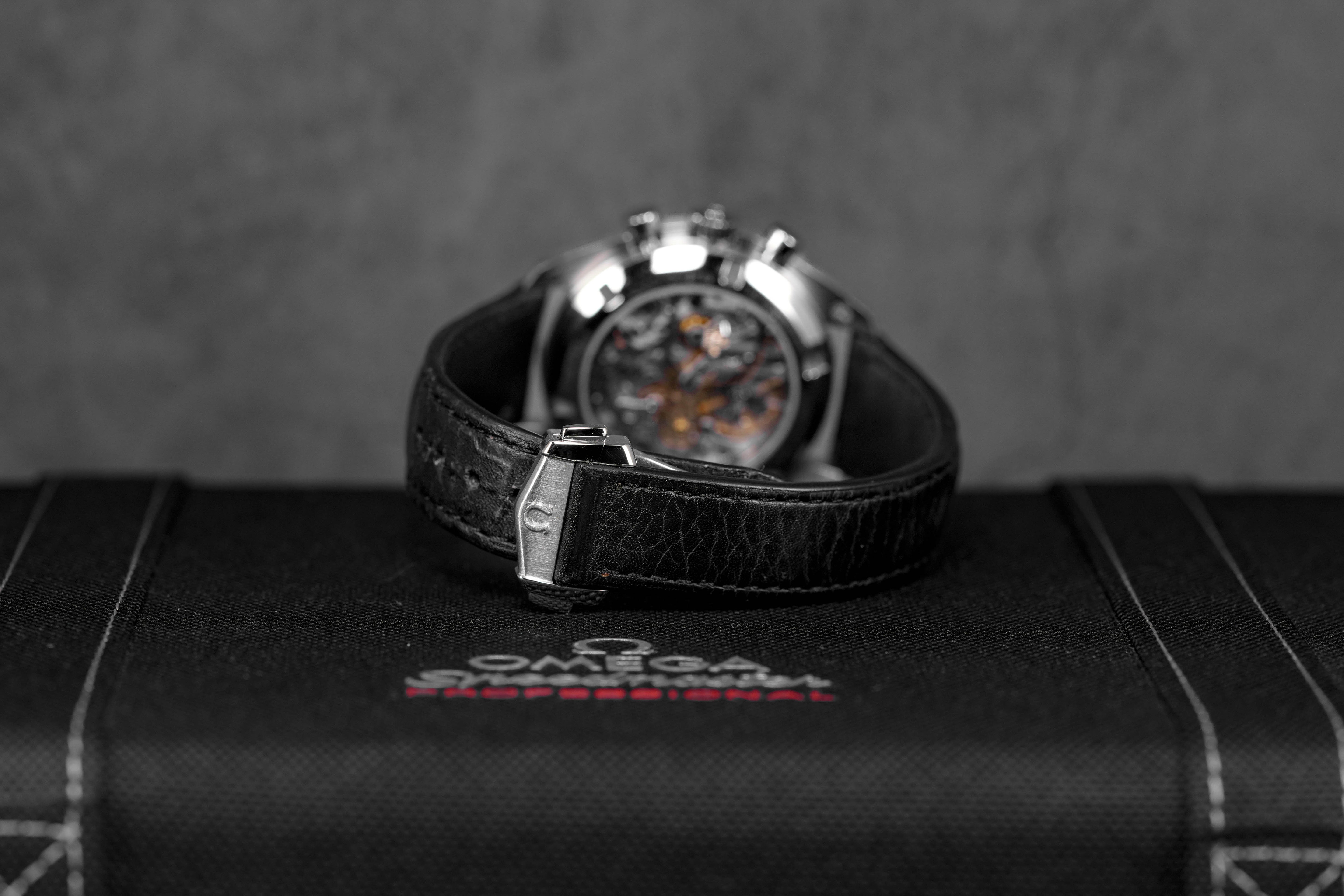 SPEEDMASTER MOONWATCH SAPPHIRE LEATHER STRAP (2021)