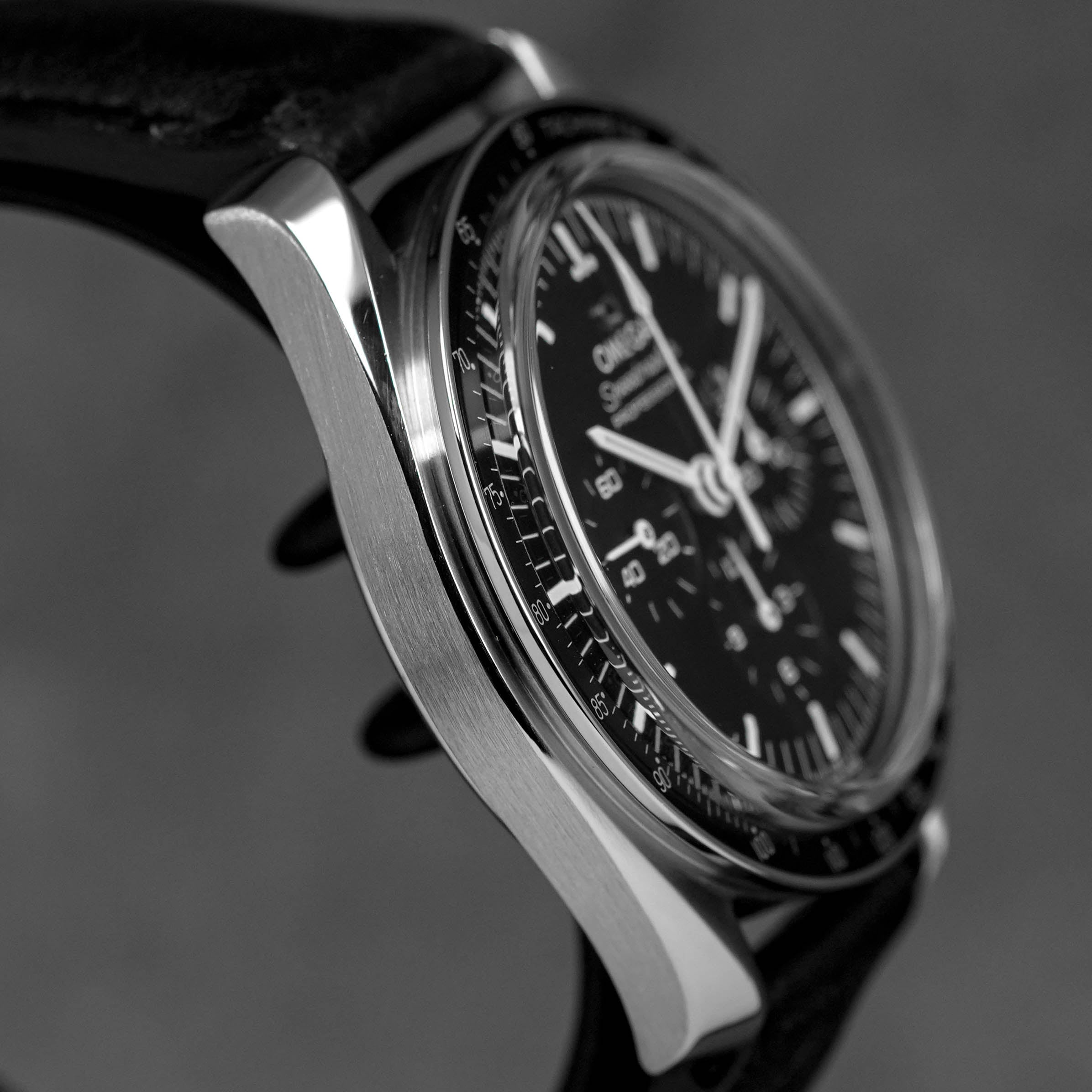 SPEEDMASTER MOONWATCH SAPPHIRE LEATHER STRAP (2021)
