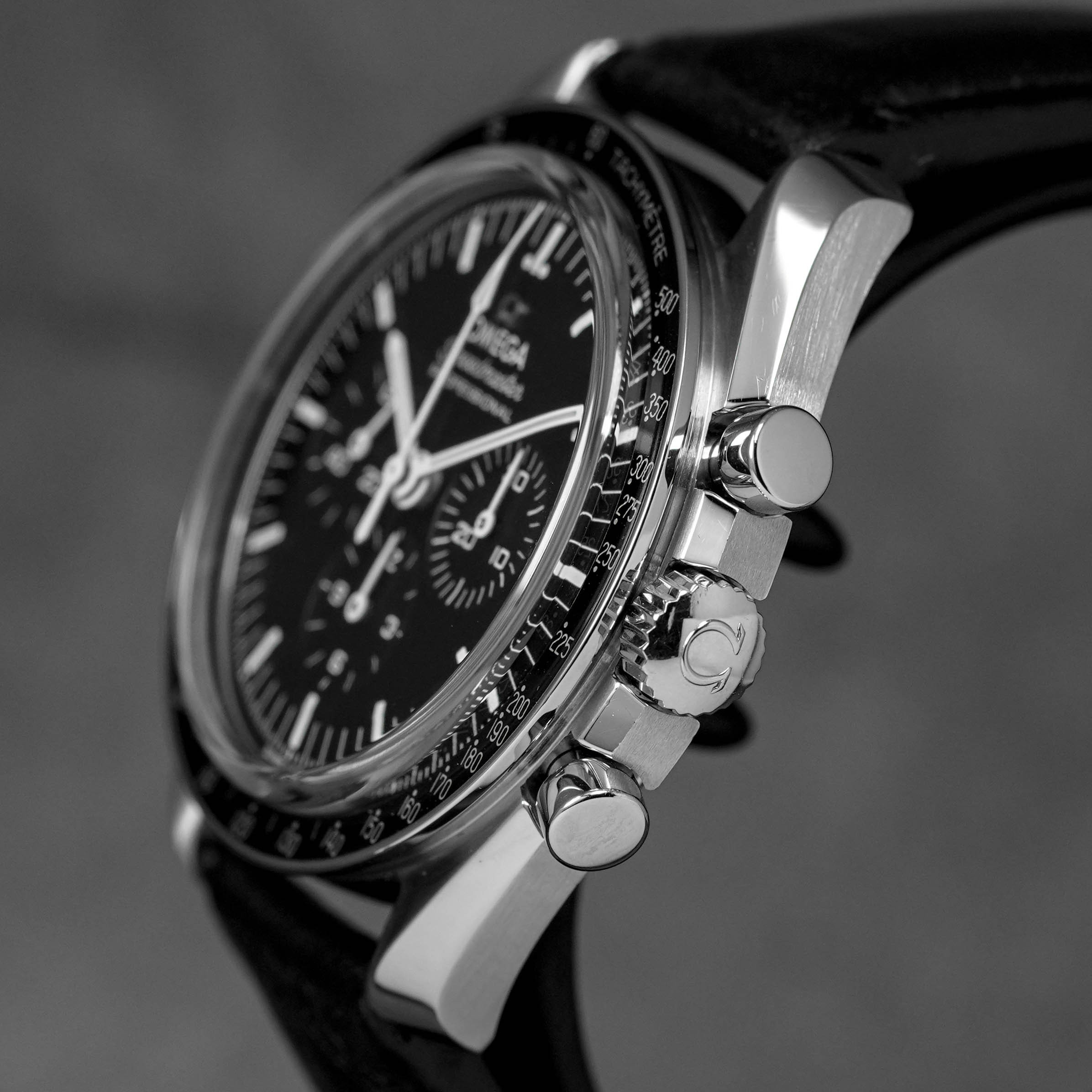 SPEEDMASTER MOONWATCH SAPPHIRE LEATHER STRAP (2021)
