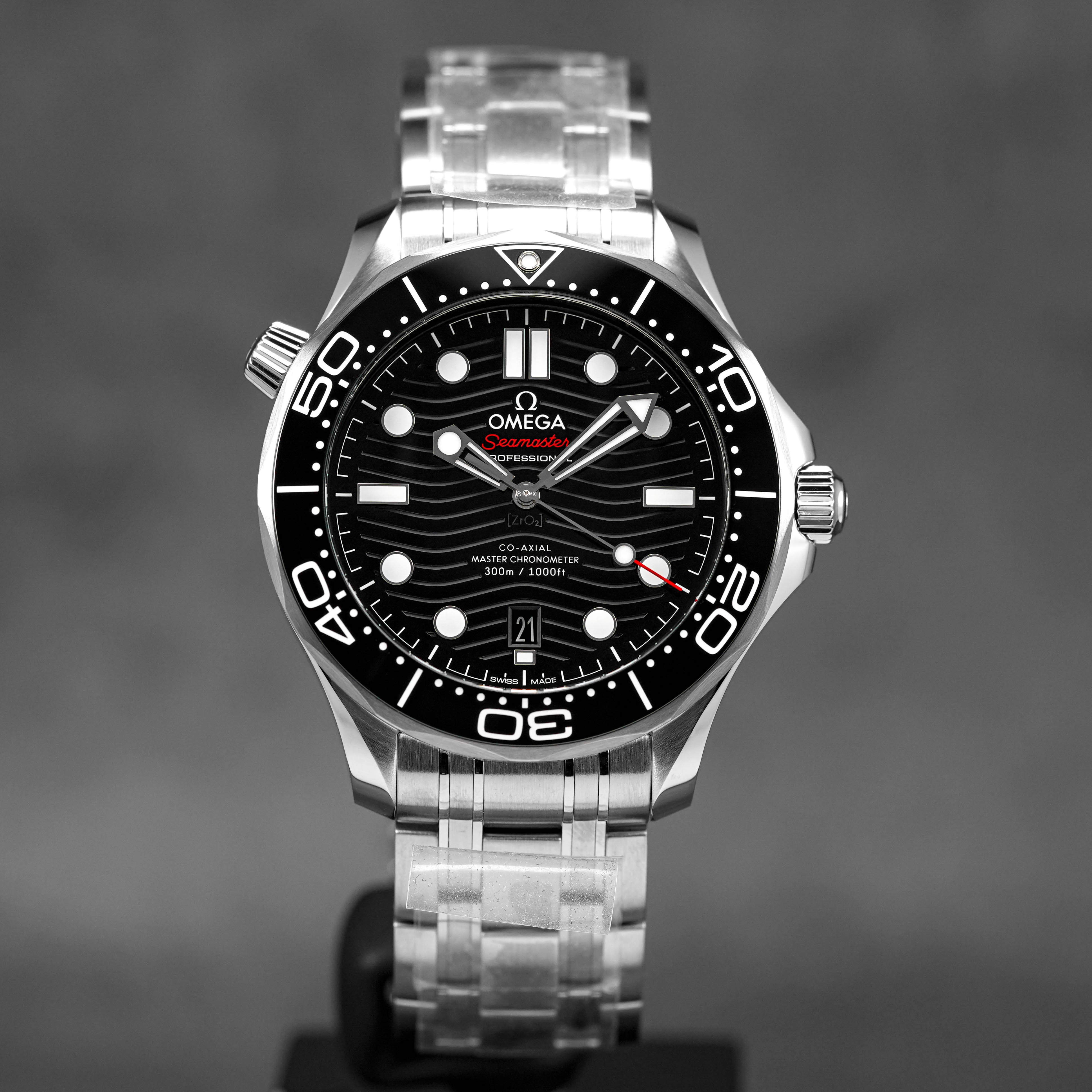 SEAMASTER DIVER 300 BLACK DIAL (2023)