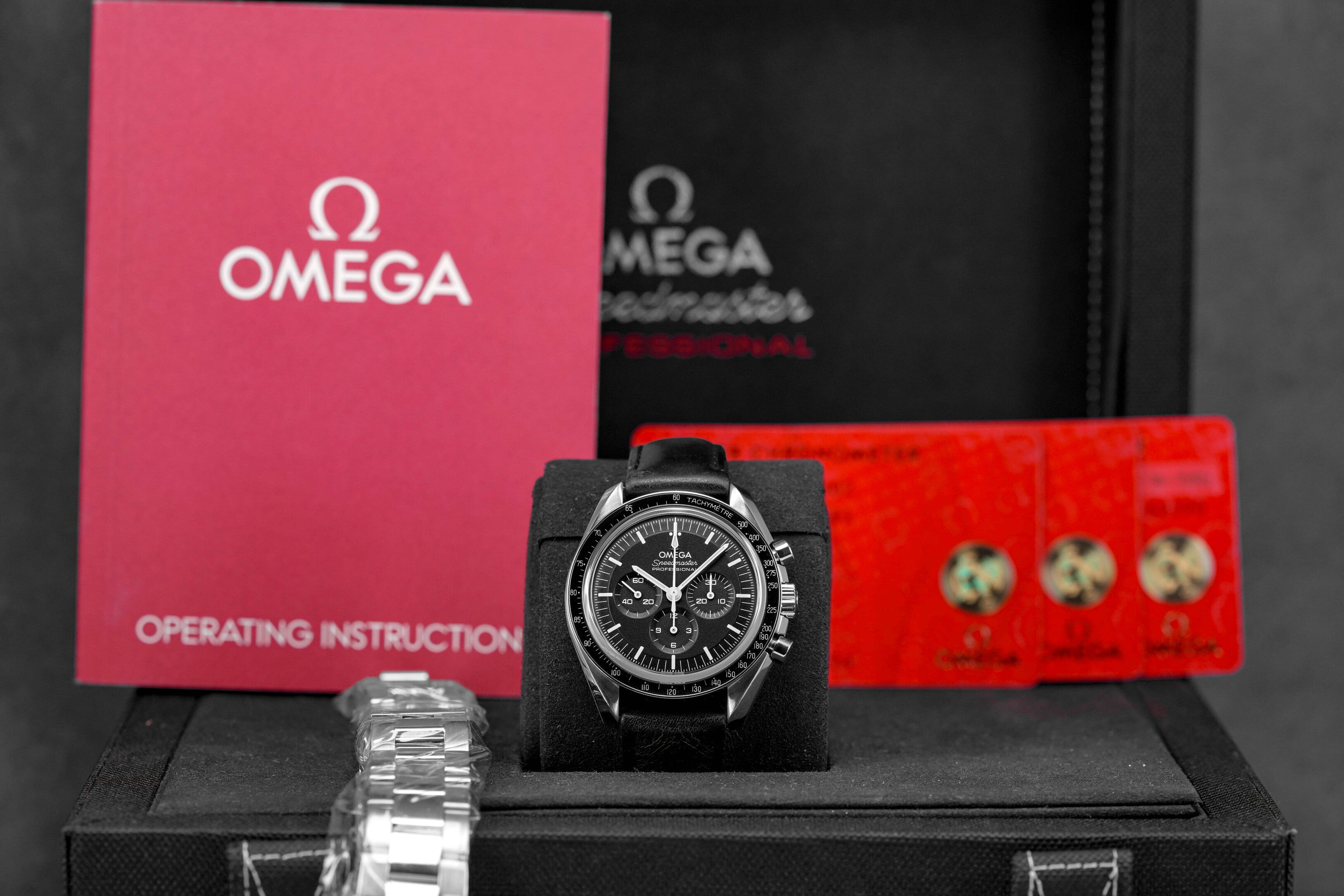 SPEEDMASTER MOONWATCH SAPPHIRE LEATHER STRAP (2021)