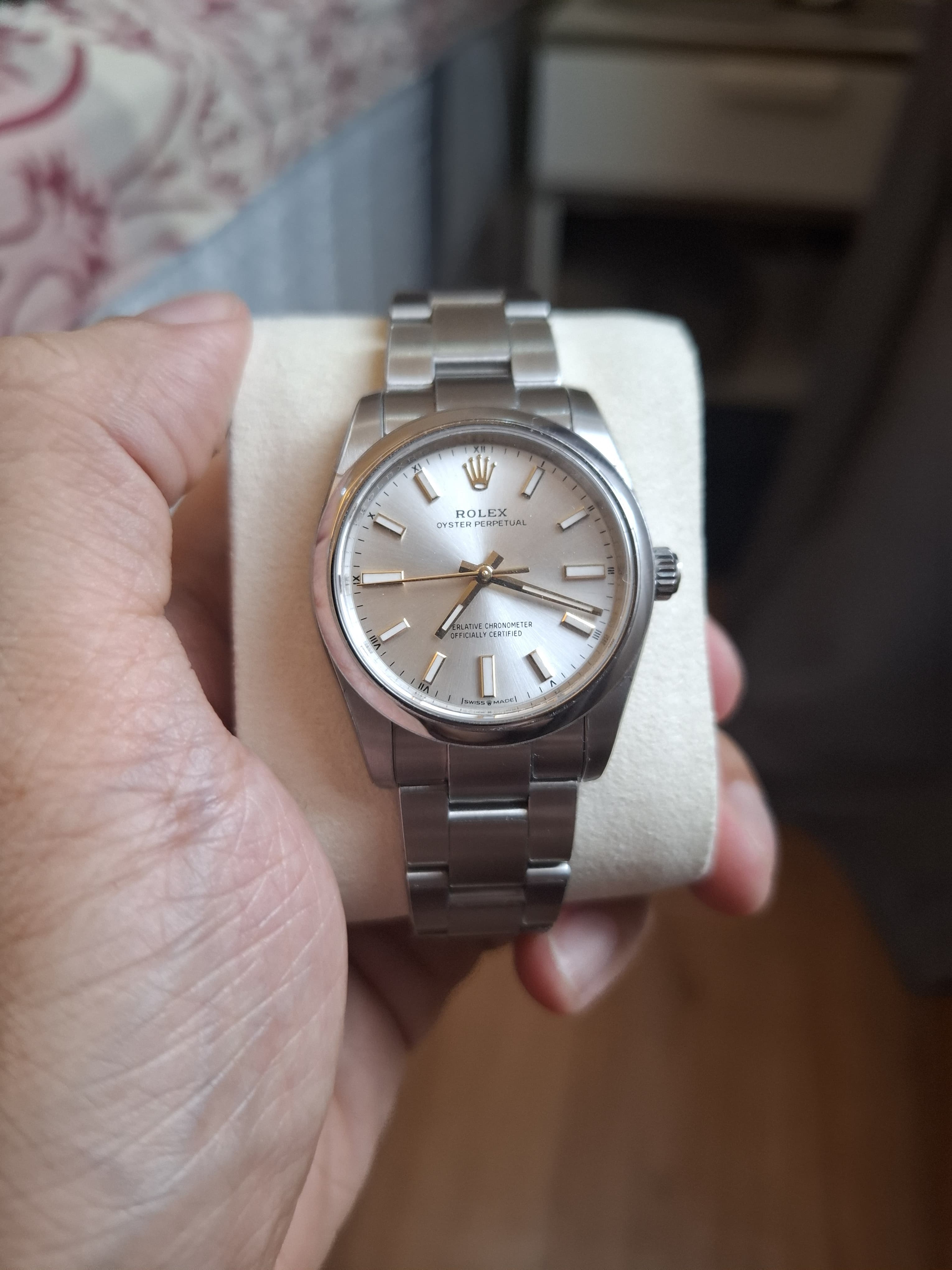 OYSTER PERPETUAL 34MM SILVER DIAL (2025)