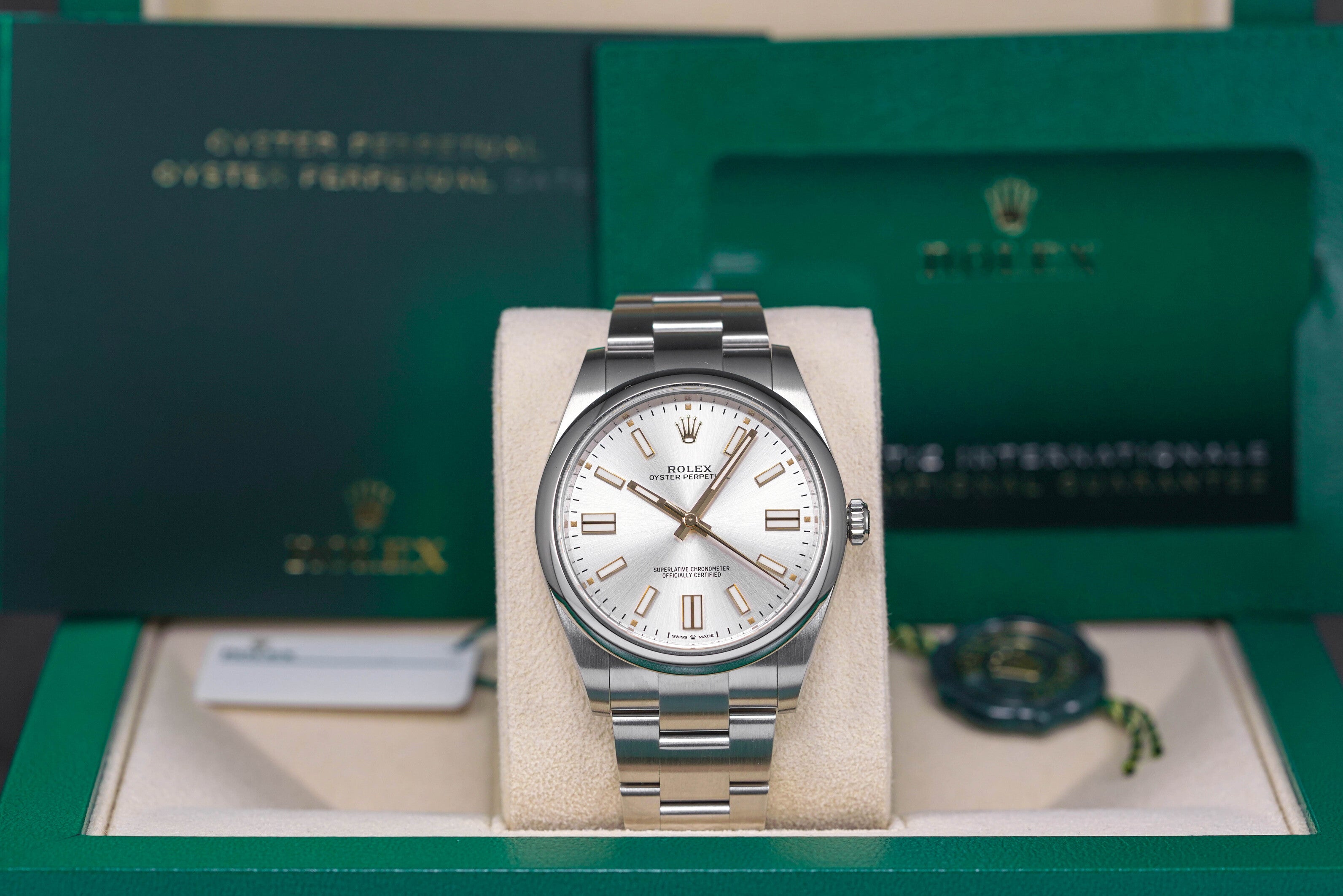 OYSTER PERPETUAL 41MM SILVER DIAL (2021)