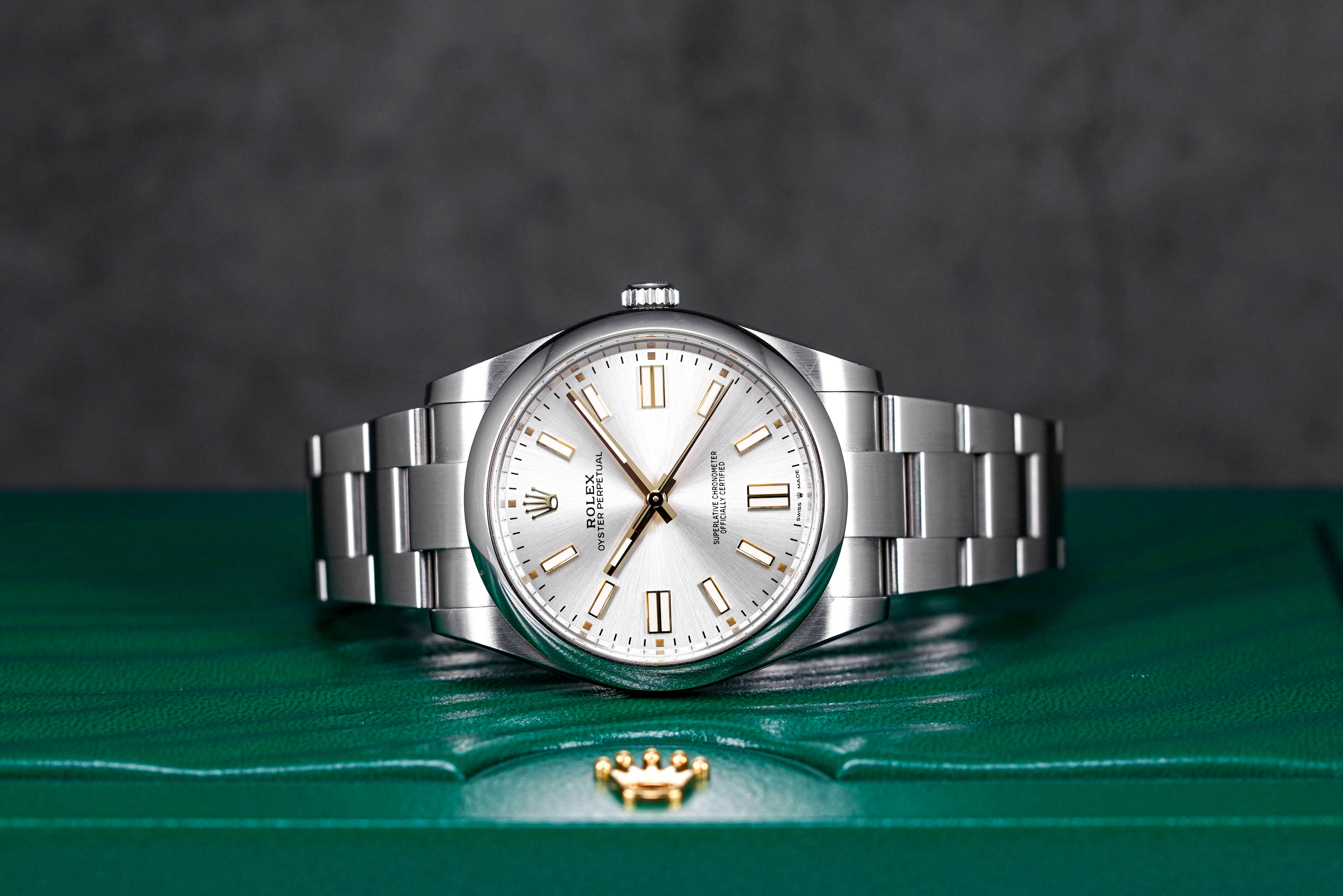 ROLEX オリジナル部品 241 24-600-0 silver 新品無開封 Rolex Oyster Perpetual Stainless Steel 124300 | Stock 46677