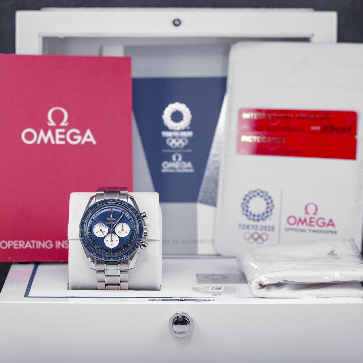 Omega Speedmaster Moonwatch