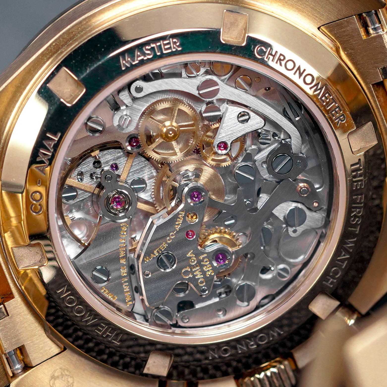 Harga Omega Speedmaster Moonwatch Moonshine Green