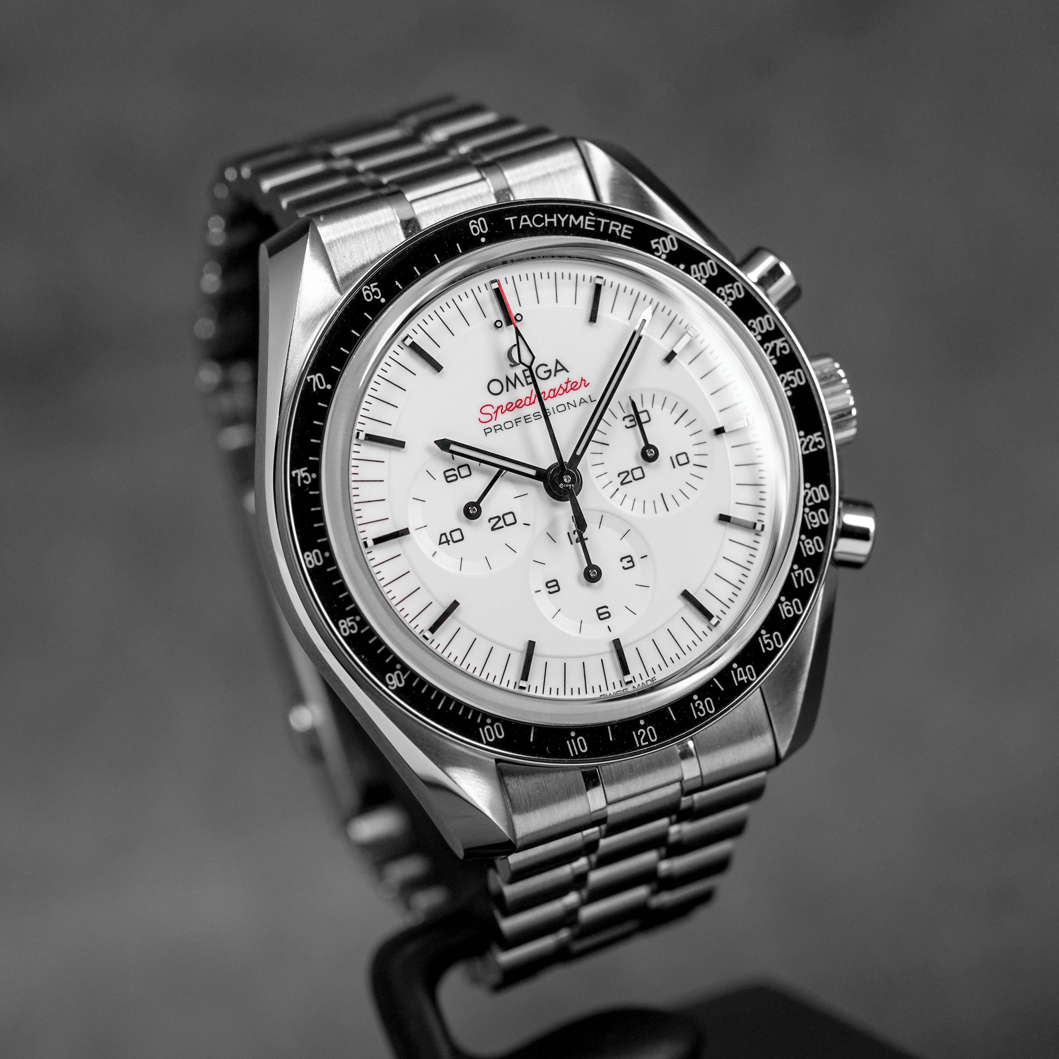 harga Omega Speedmaster Moonwatch Saphhire tebaru