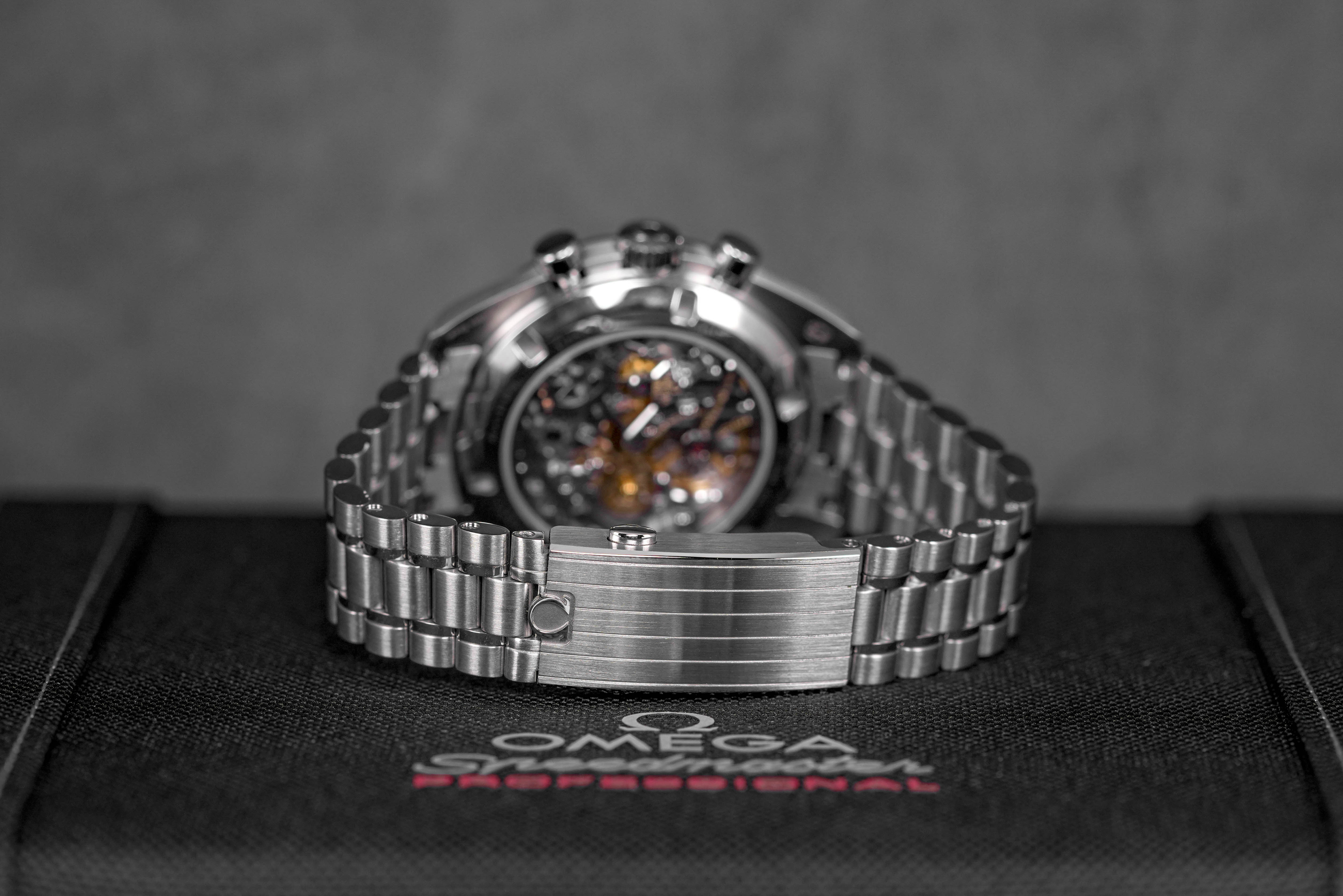 harga Omega Speedmaster Moonwatch Saphhire tebaru