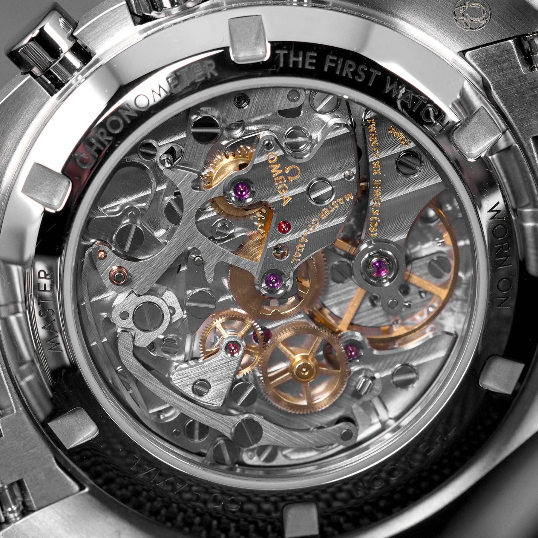Harga Omega Speedmaster Moonwatch Saphhire Terbaru