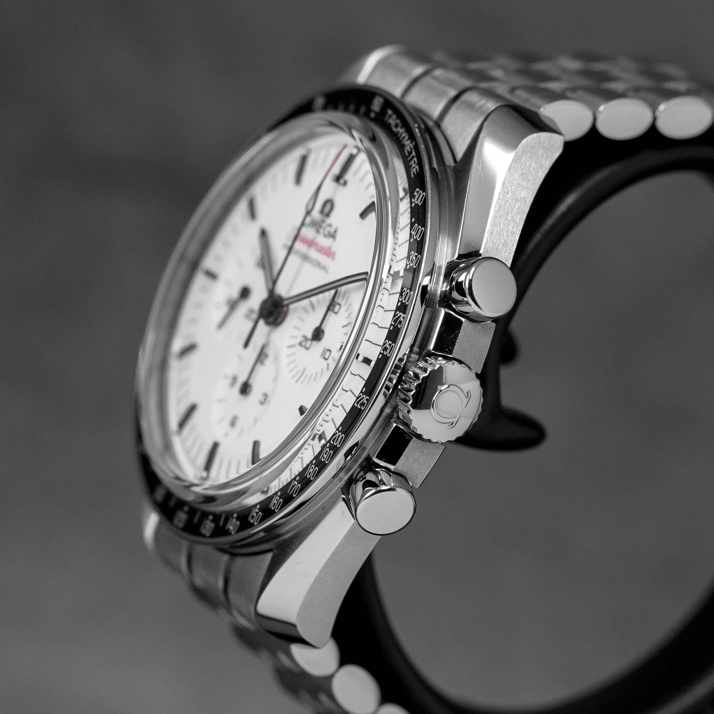 Harga Omega Speedmaster Moonwatch Sapphire White