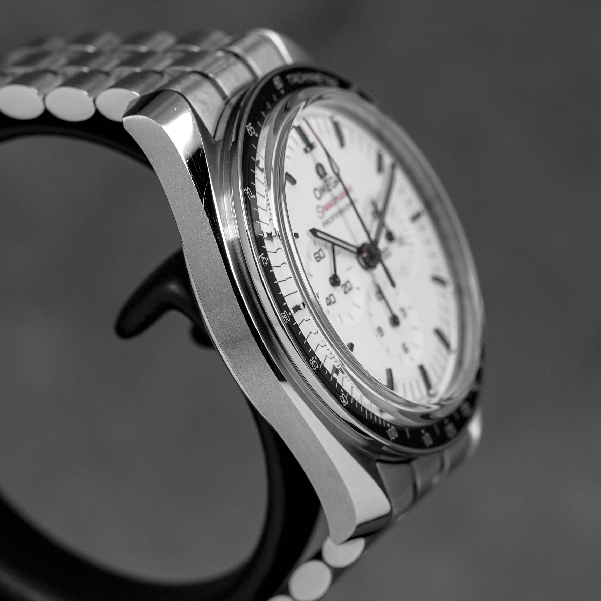 Harga Omega Speedmaster Moonwatch Sapphire White