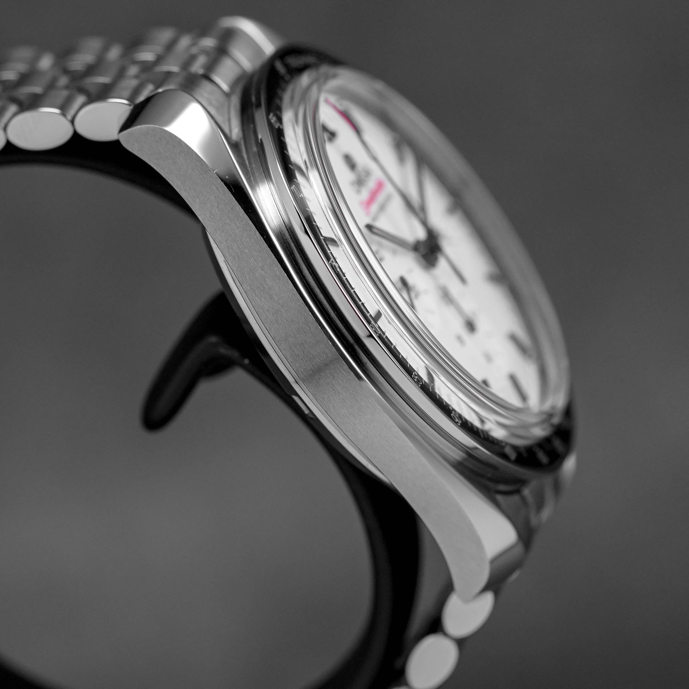 Harga Omega Speedmaster Moonwatch Sapphire