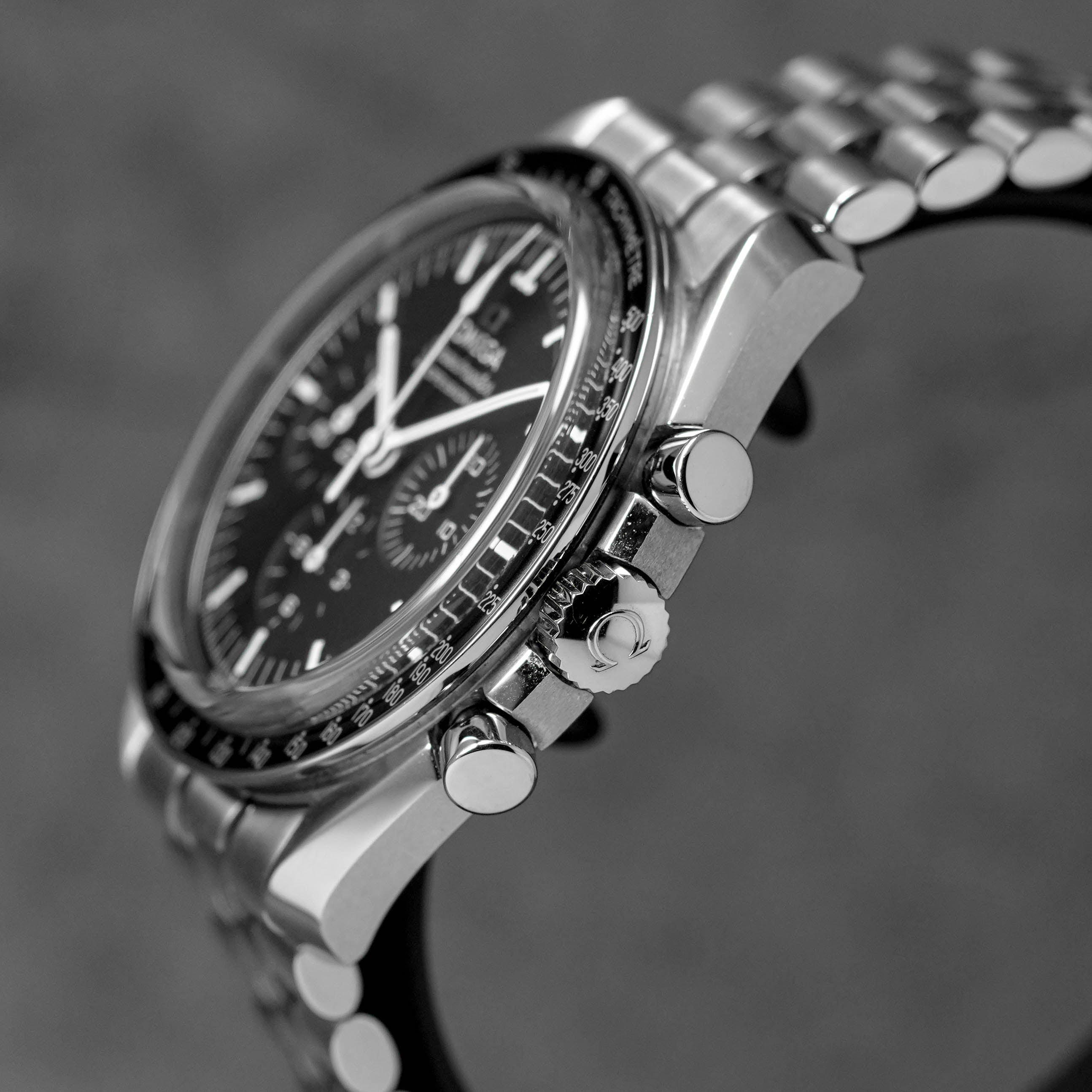 Harga Omega Speedmaster Moonwatch Sapphire