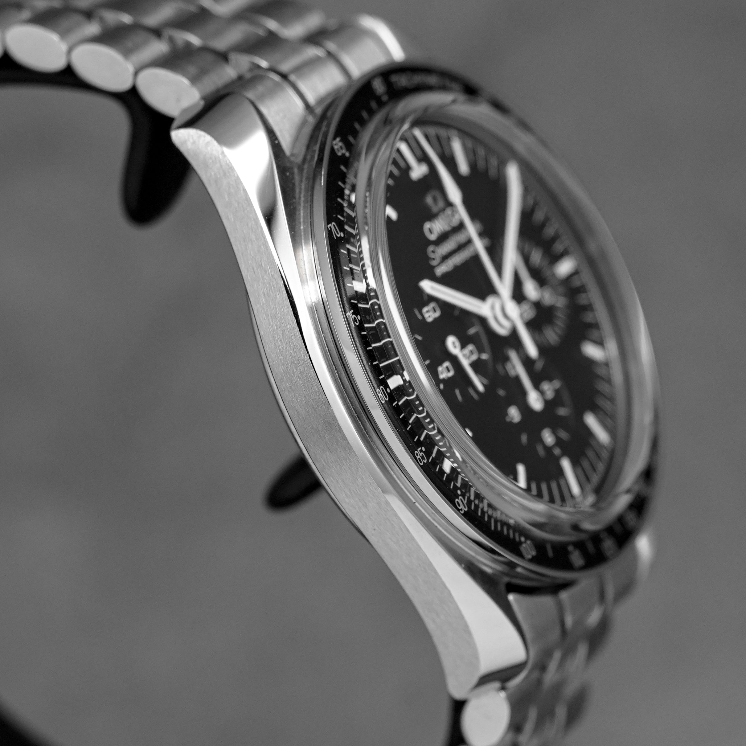 Harga Omega Speedmaster Moonwatch Sapphire
