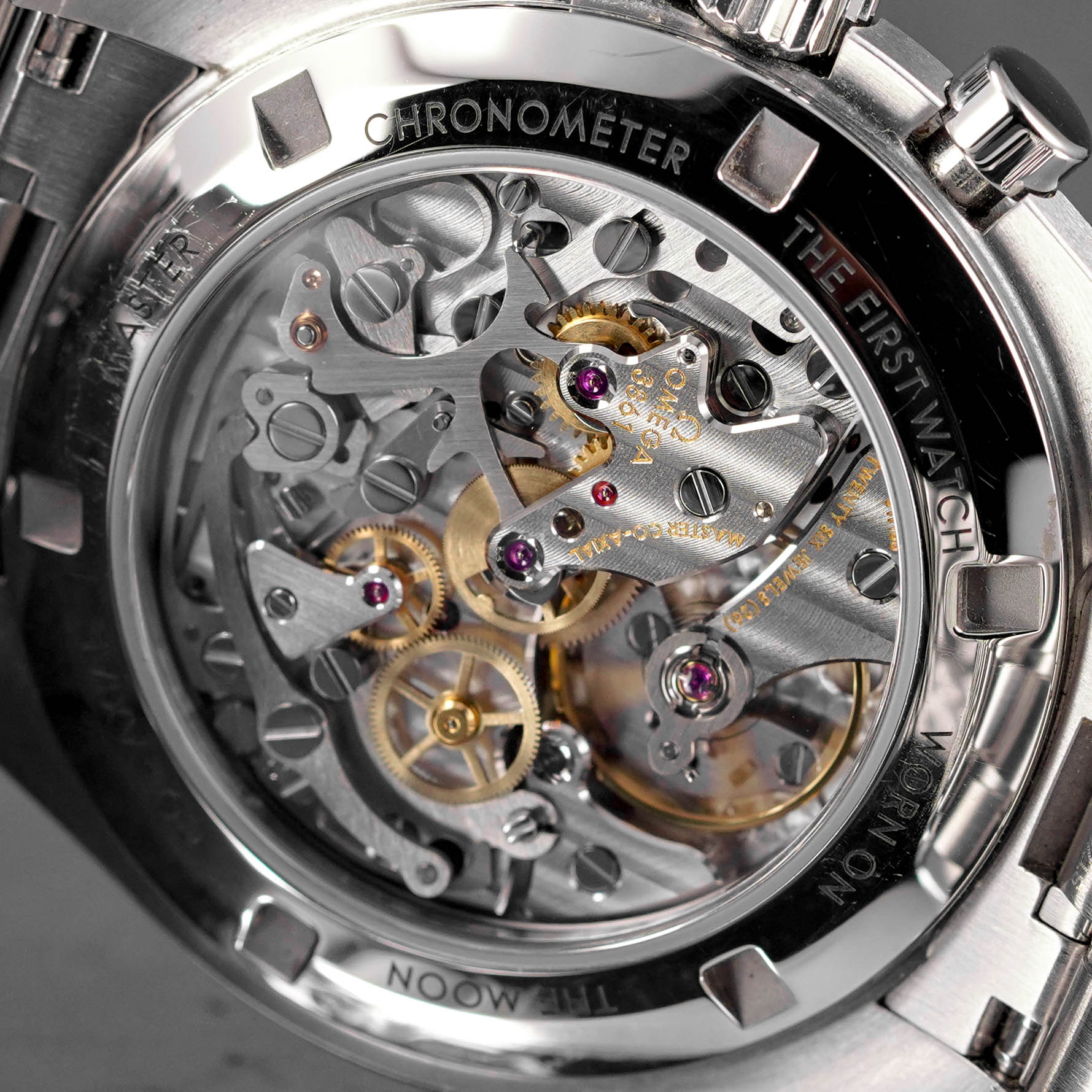 Harga Omega Speedmaster Moonwatch Sapphire