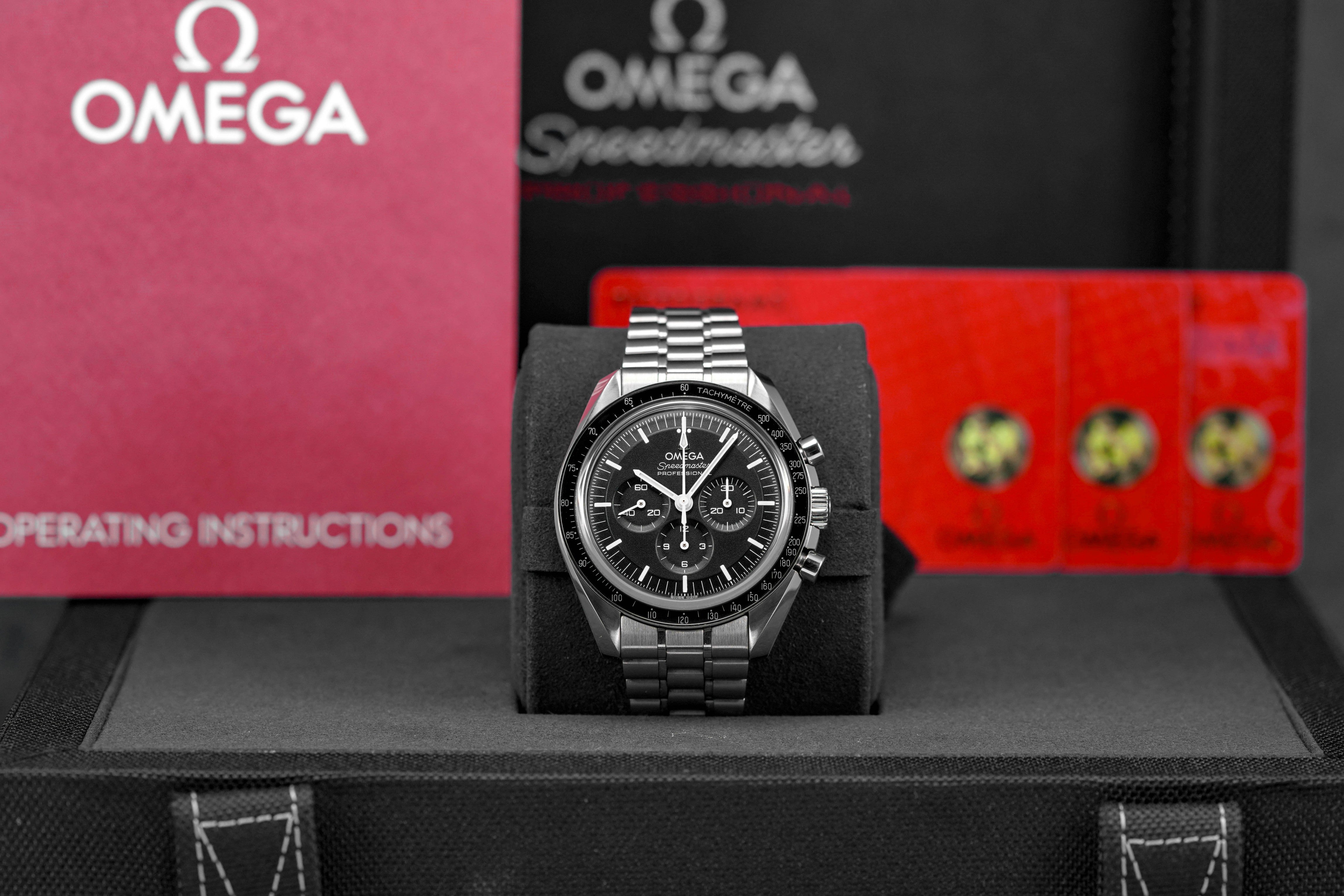 Harga Omega Speedmaster Moonwatch Sapphire