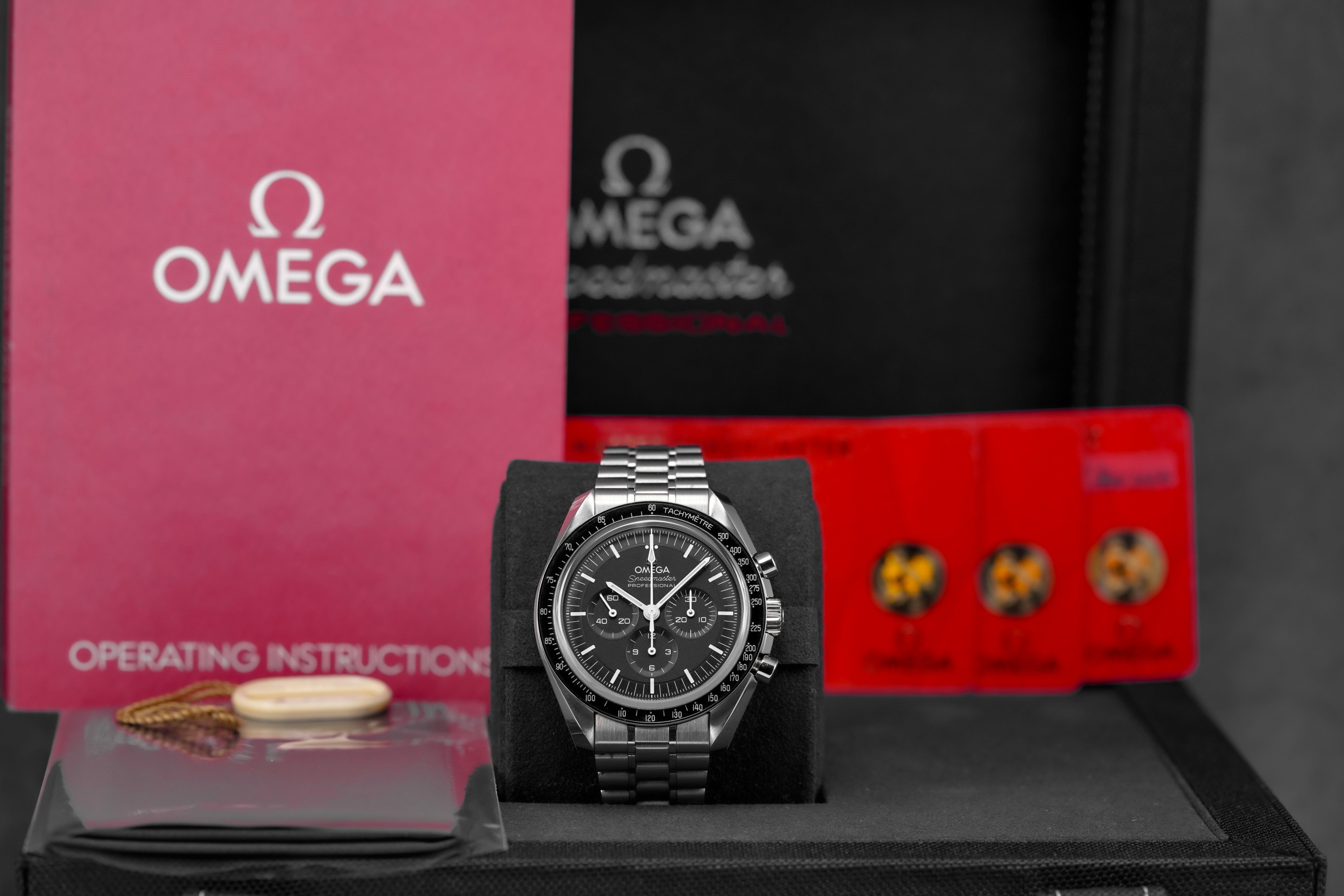 Harga Omega Speedmaster Moonwatch Sapphire