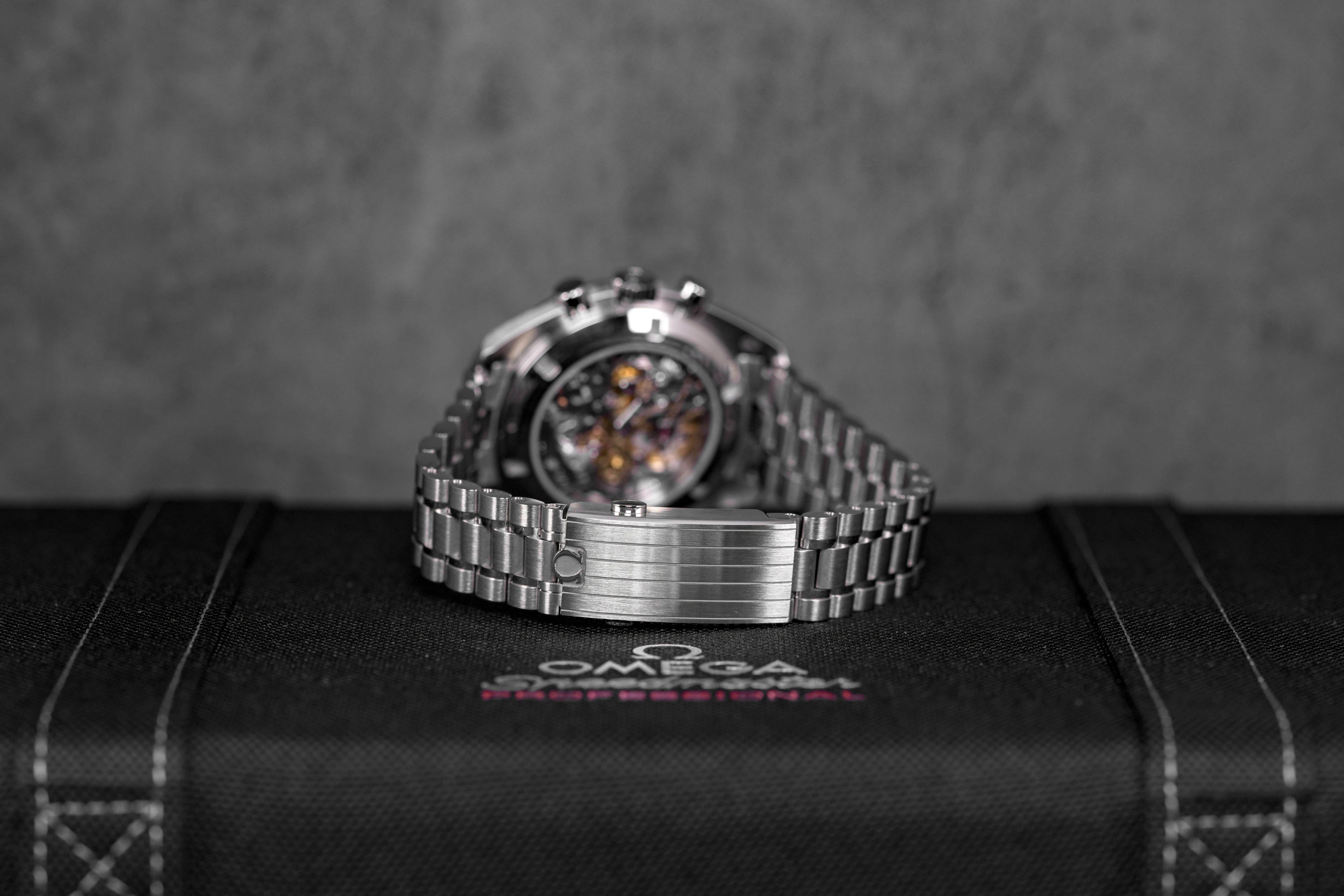 Harga Omega Speedmaster Moonwatch Sapphire