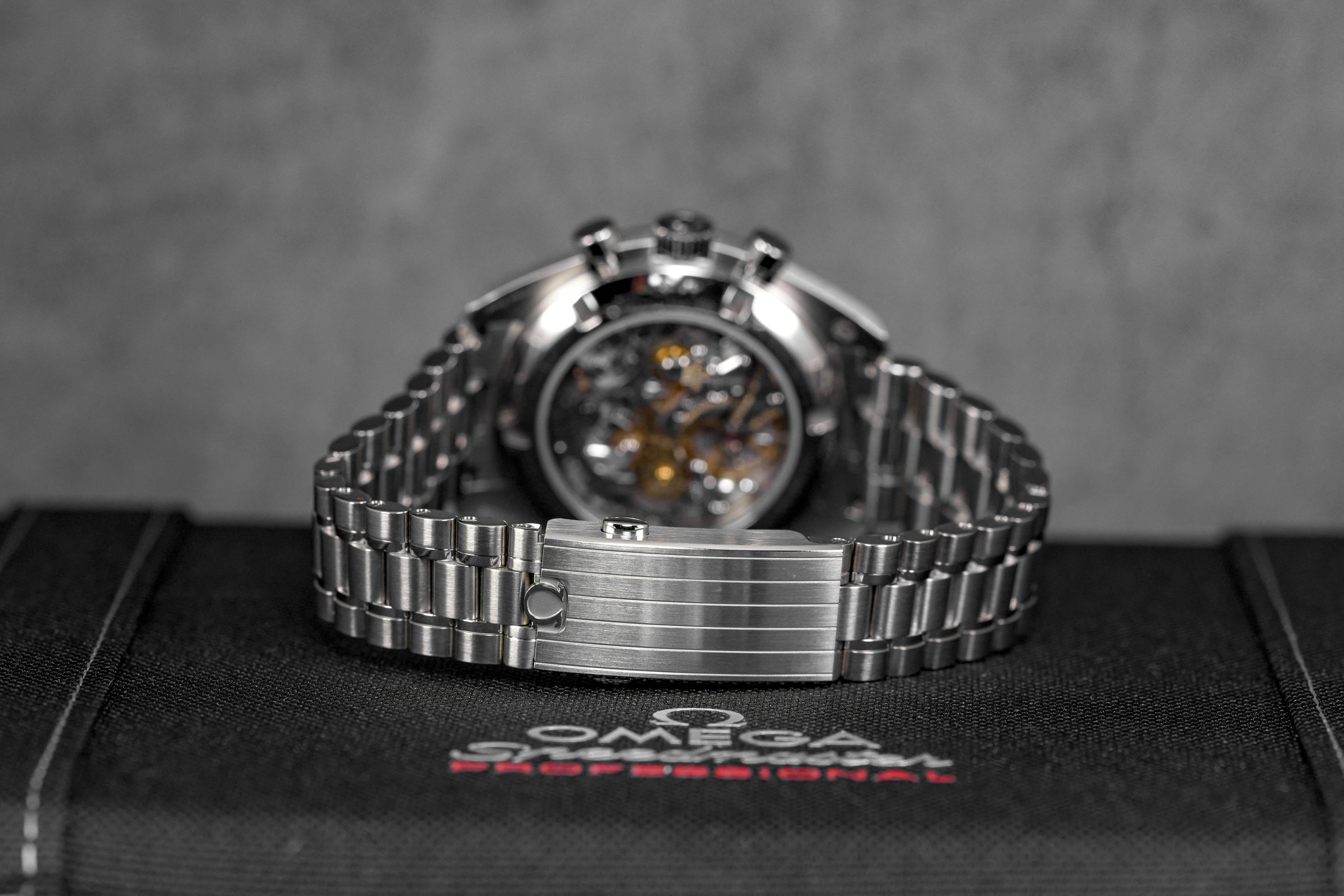 Harga Omega Speedmaster Moonwatch Sapphire