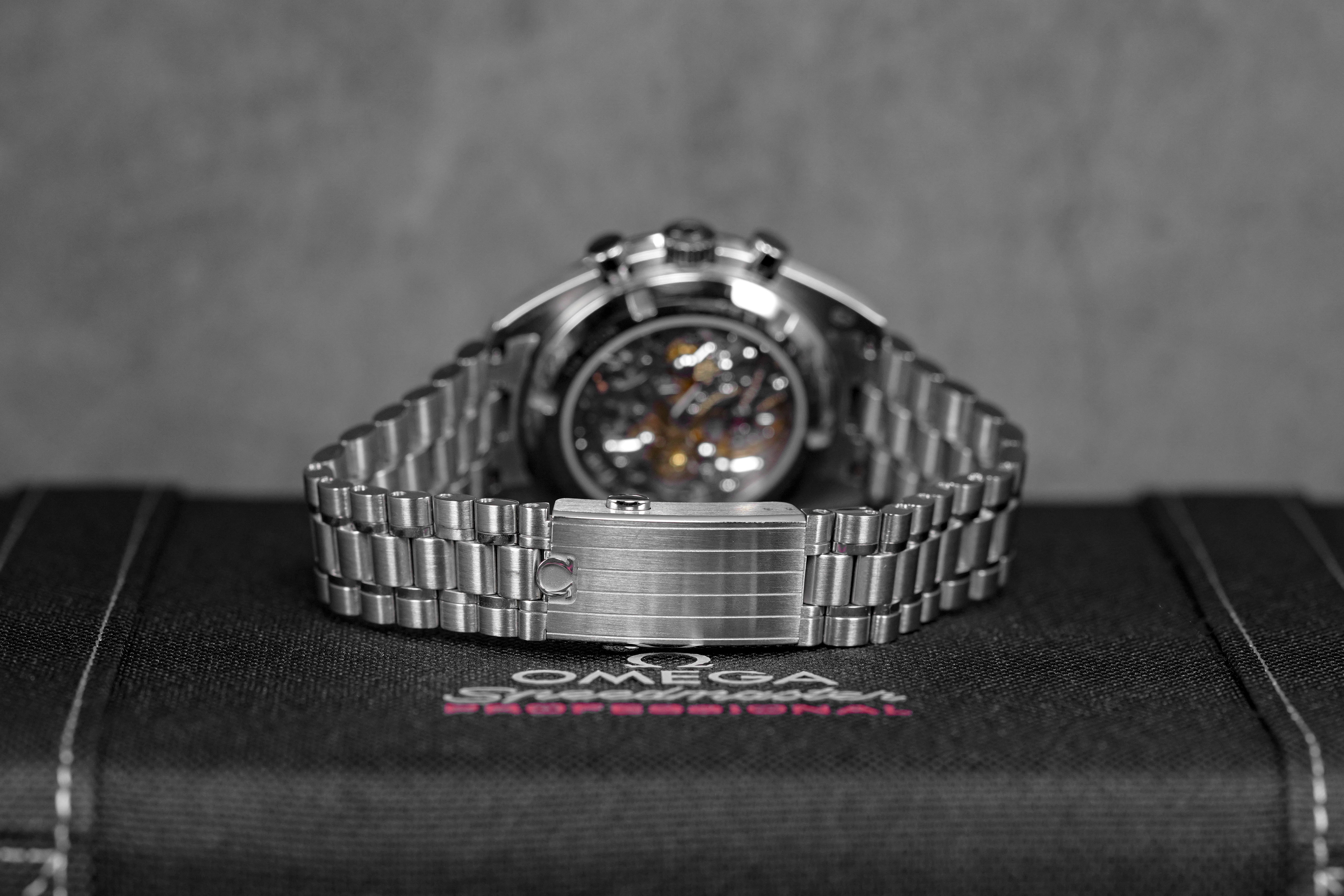 Harga Omega Speedmaster Moonwatch Sapphire