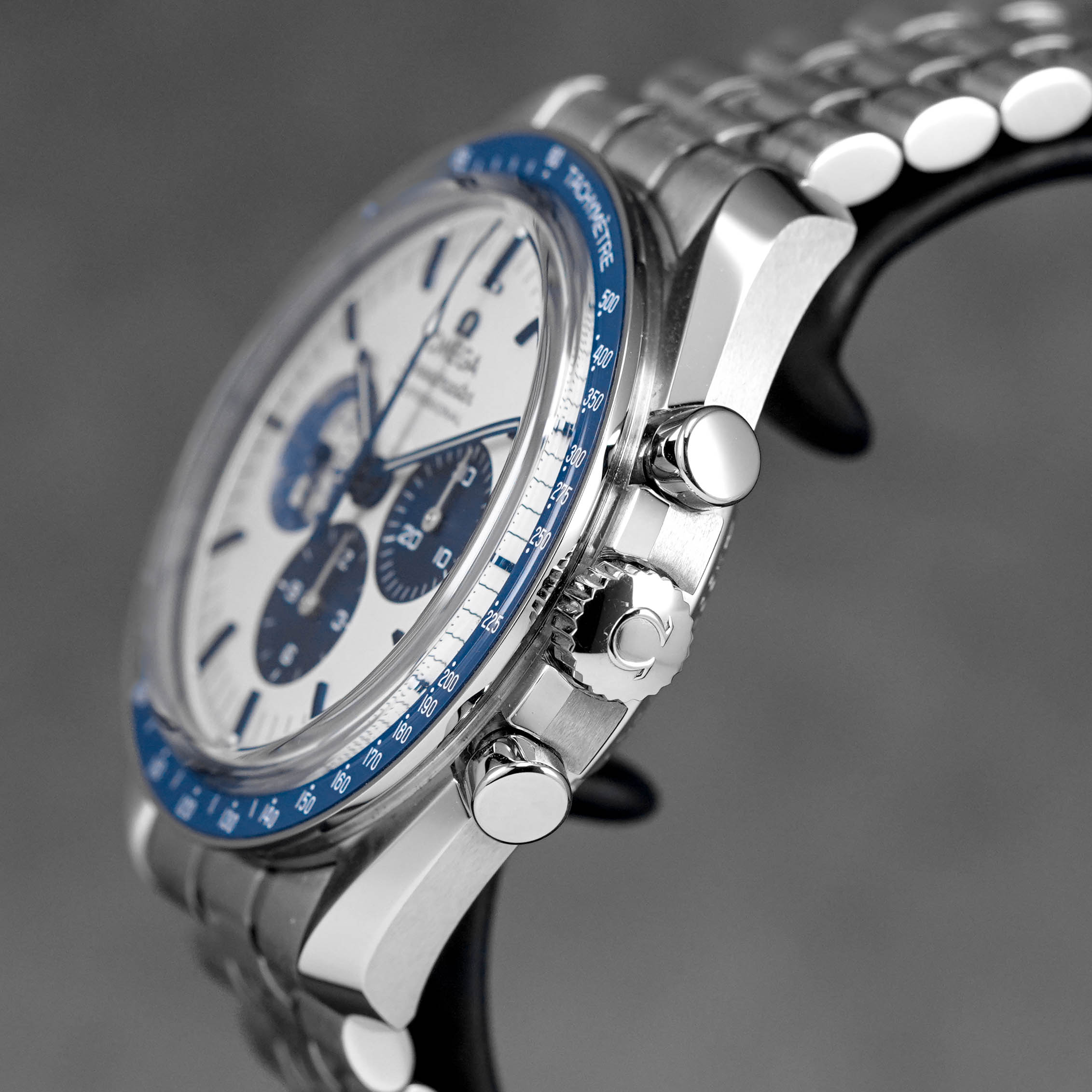 Harga Omega Speedmaster Silver Snoopy 50th