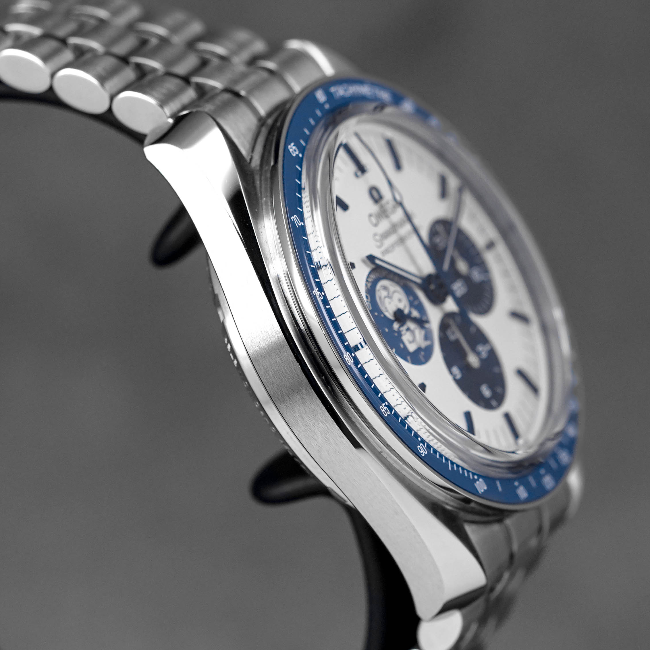 Harga Omega Speedmaster Silver Snoopy 50th
